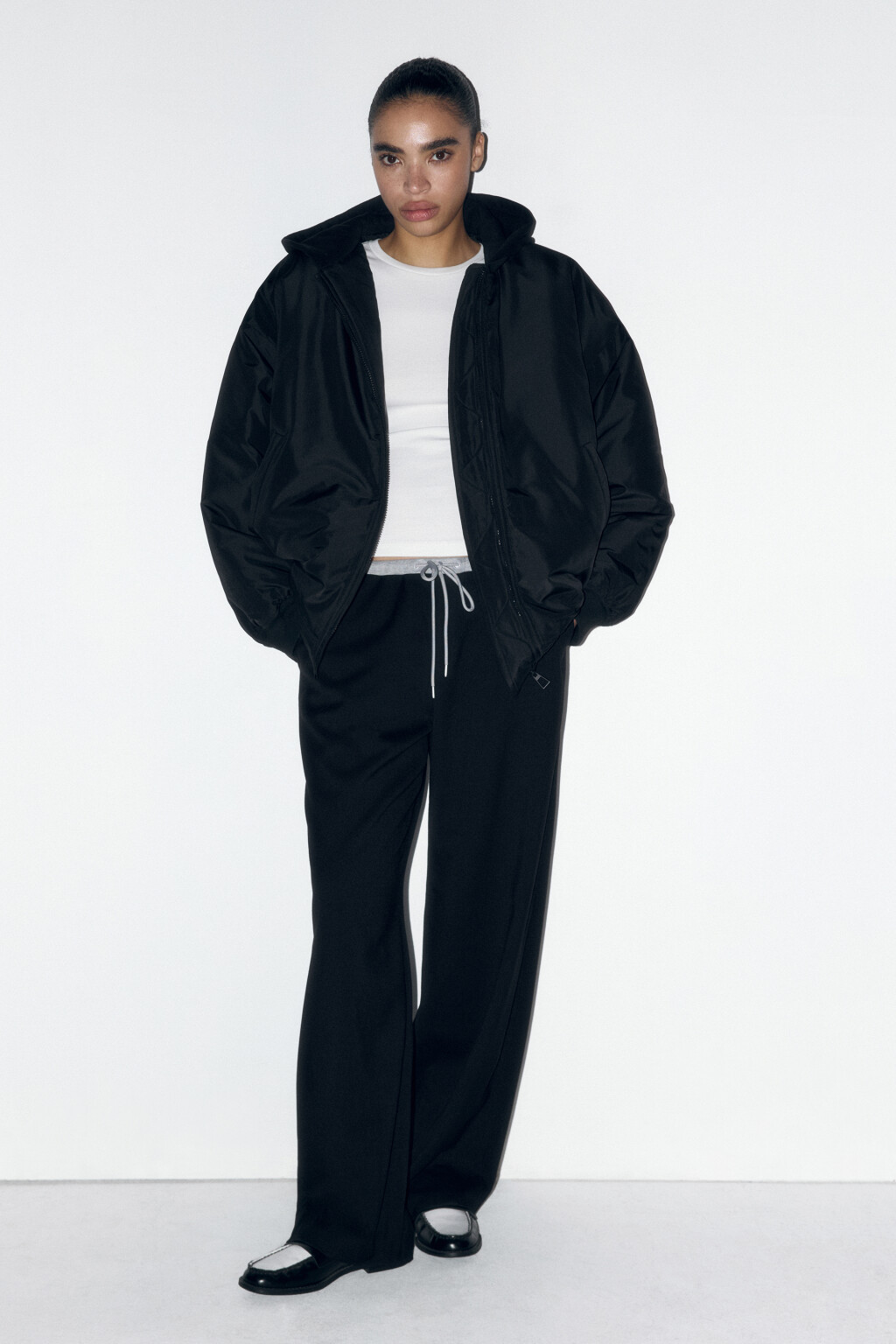 Куртка-бомбер oversize с трикотажным капюшоном - цвет черный - 6