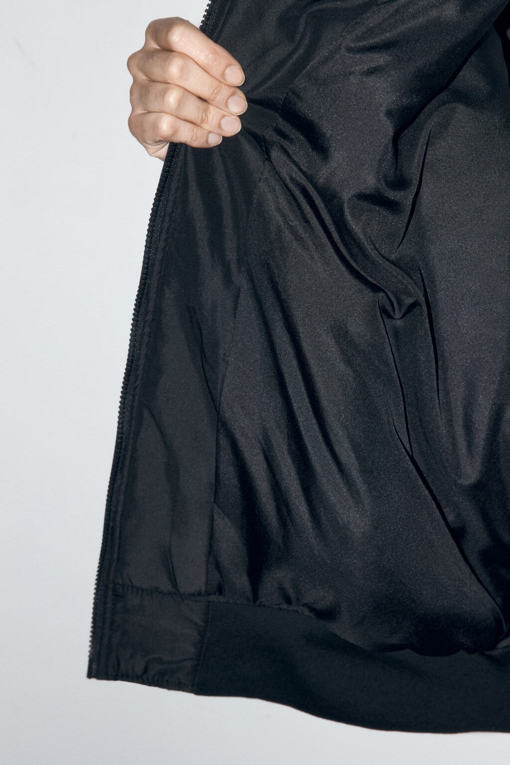 Куртка-бомбер oversize с трикотажным капюшоном - цвет черный - 7