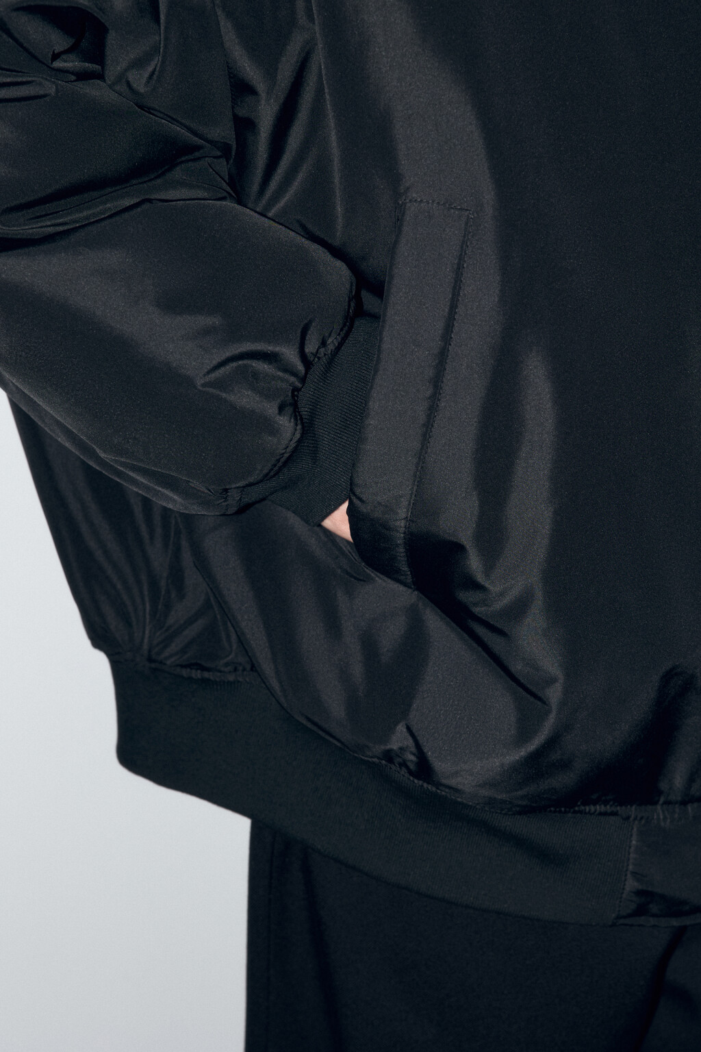 Куртка-бомбер oversize с трикотажным капюшоном - цвет черный - 9
