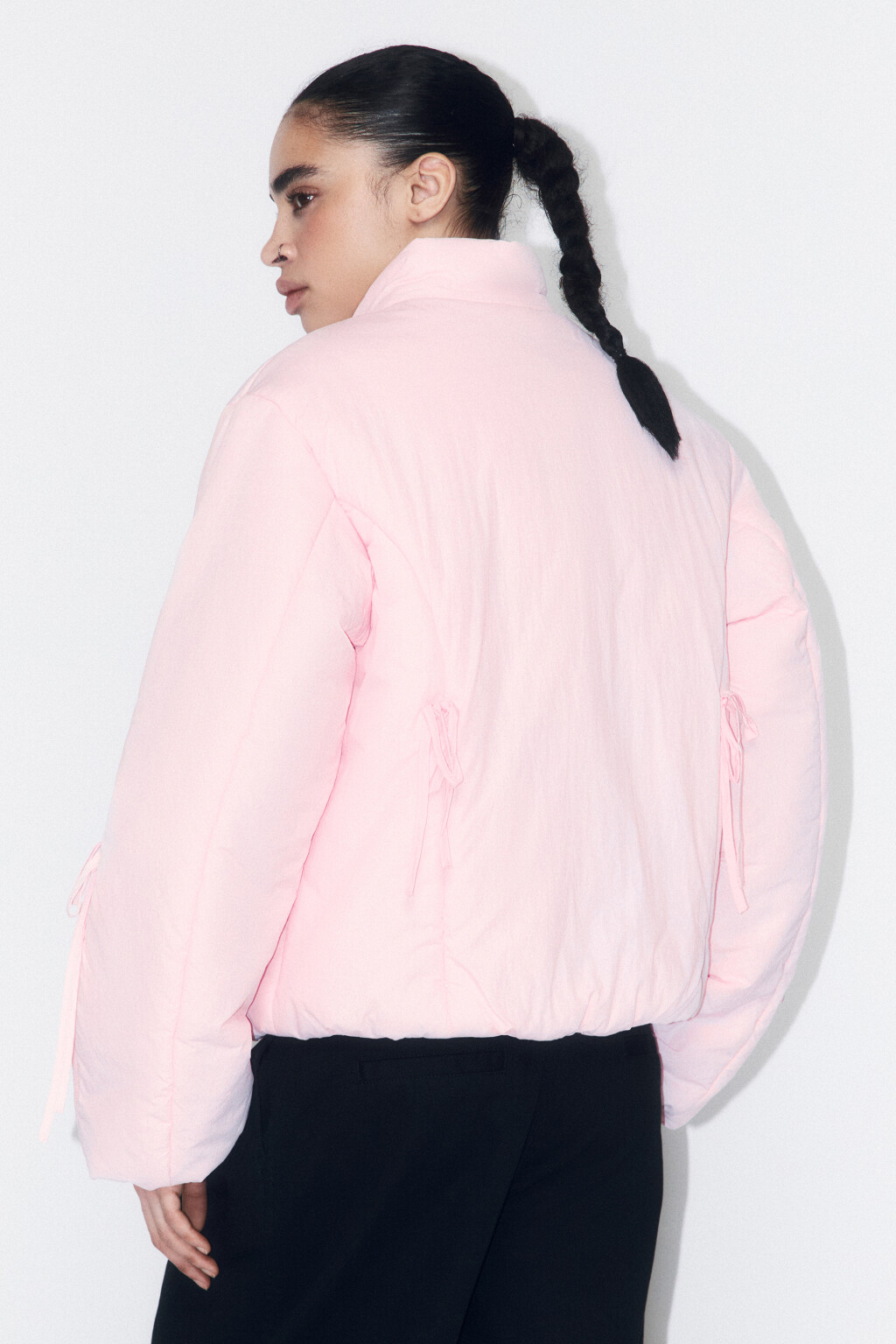 Куртка на утеплителе с драпировками и бантиками - цвет розовый - 3