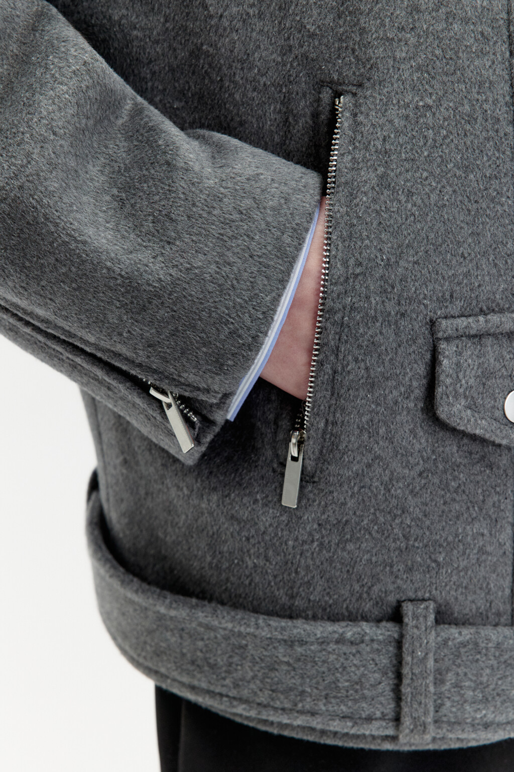 Куртка-косуха из драповой ткани с ремнем - цвет серый - 6