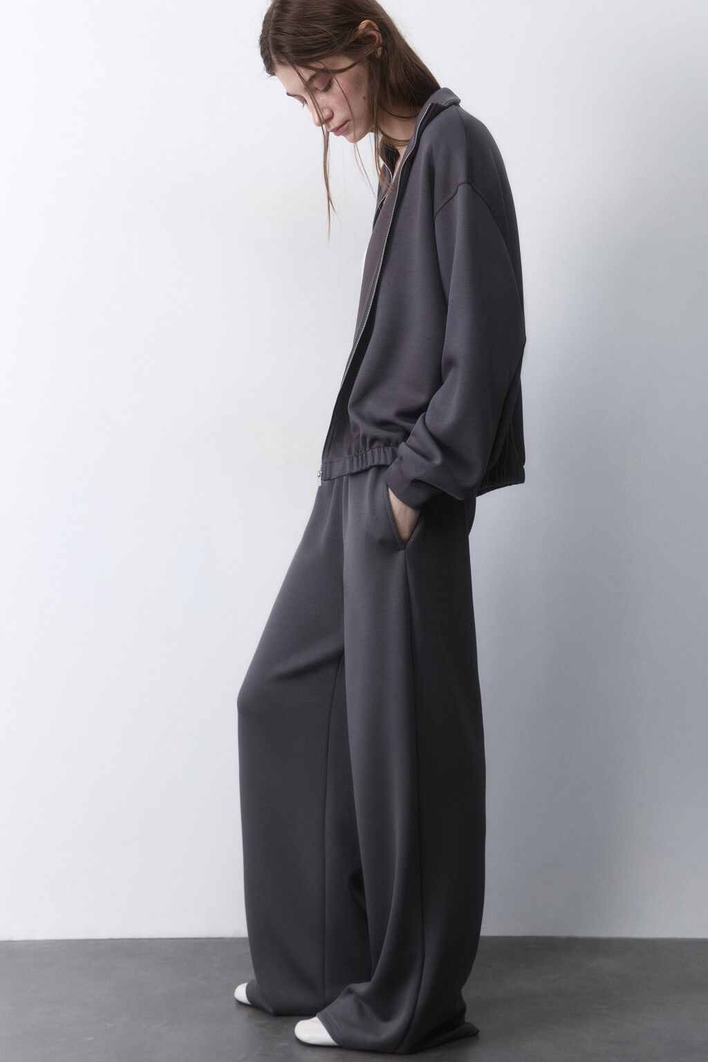 Брюки широкие спортивные из трикотажа - цвет серый - 3