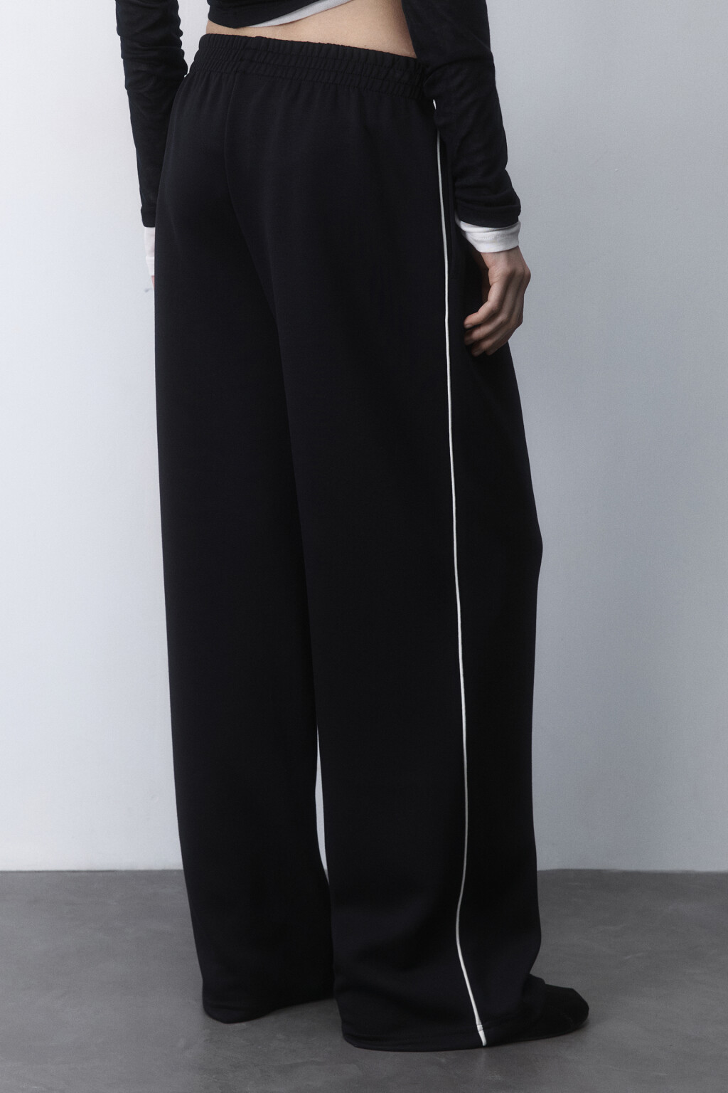 Брюки широкие спортивные из трикотажа - цвет черный - 3