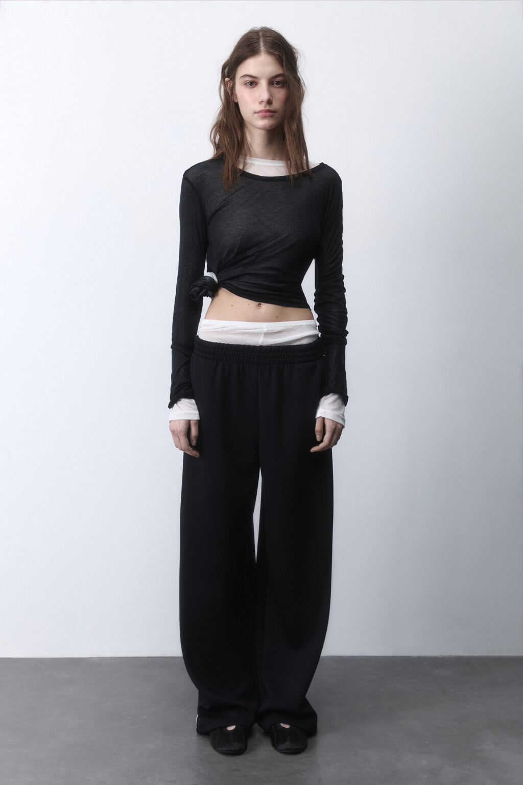 Брюки широкие спортивные из трикотажа - цвет черный - 4