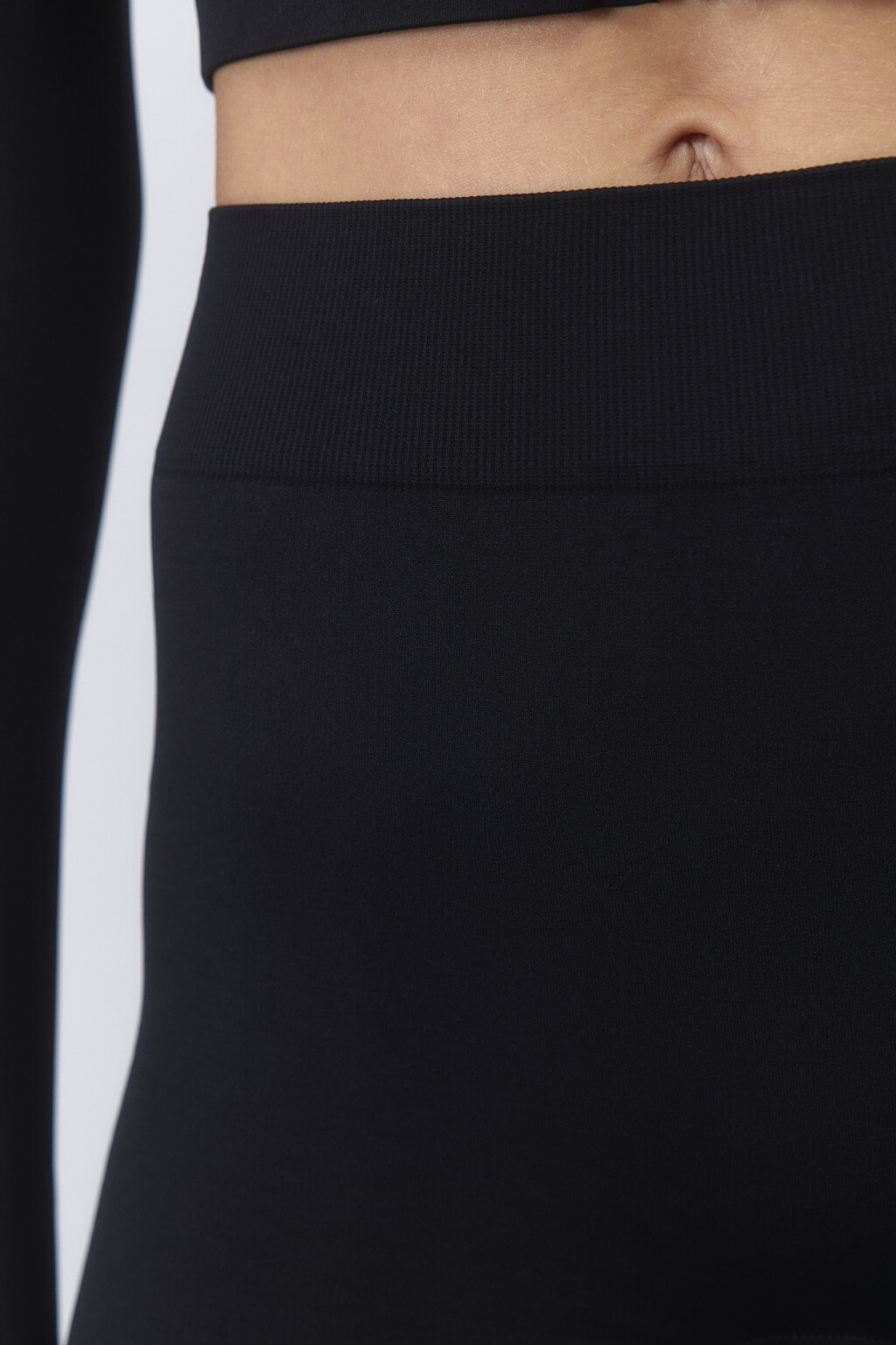 Шорты-велосипедки гладкие облегающие - цвет черный - 7