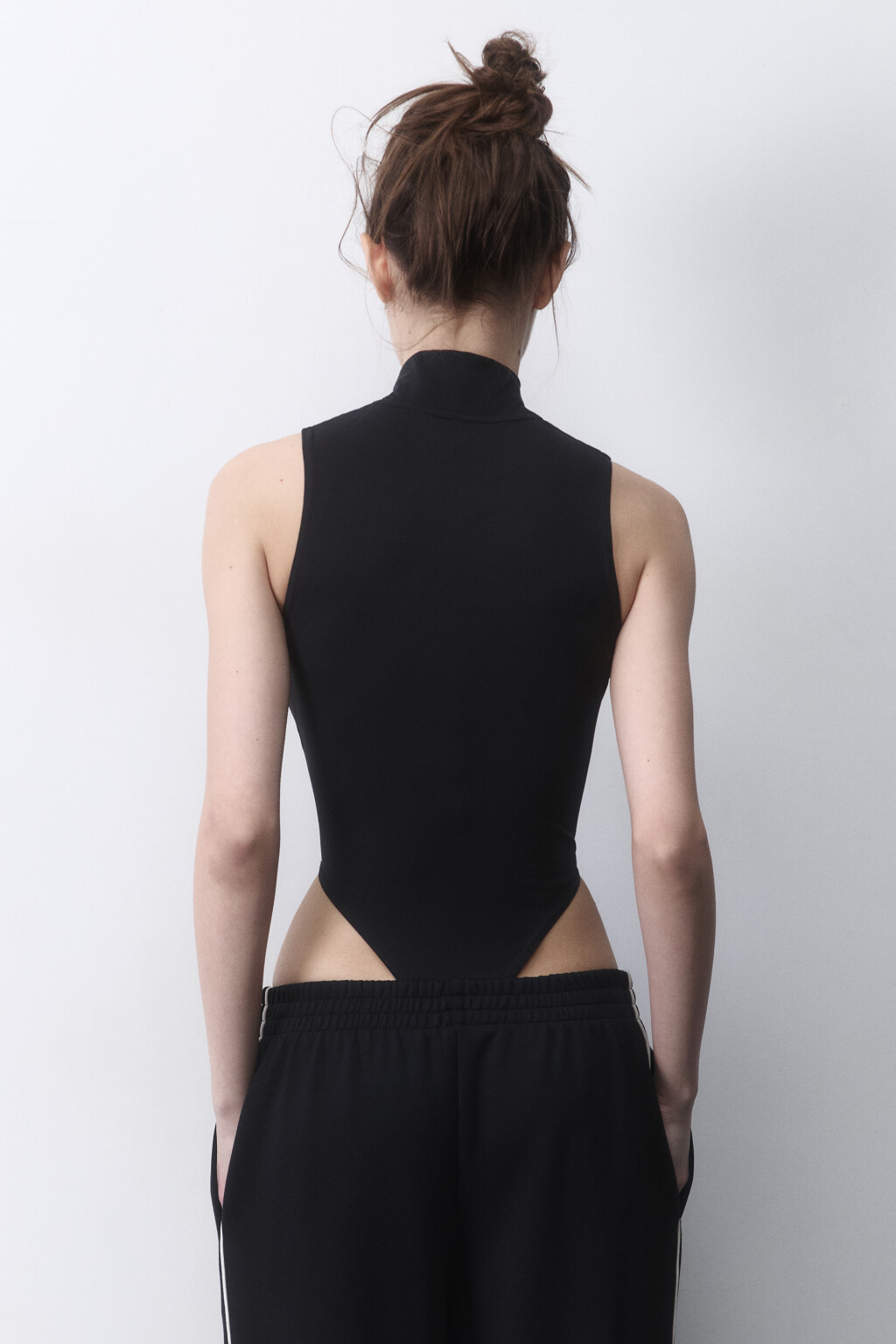 Боди спортивное с воротником на молнии - цвет черный - 5