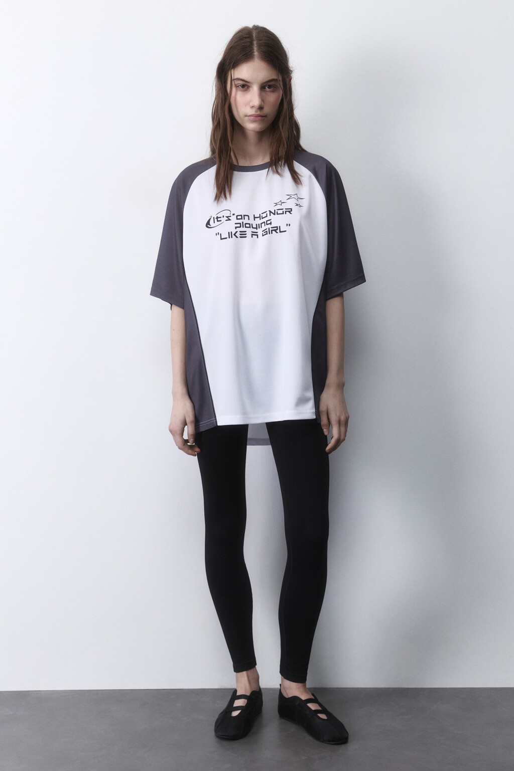 Футболка oversize спортивная из сетки с надписью - цвет серый - 4