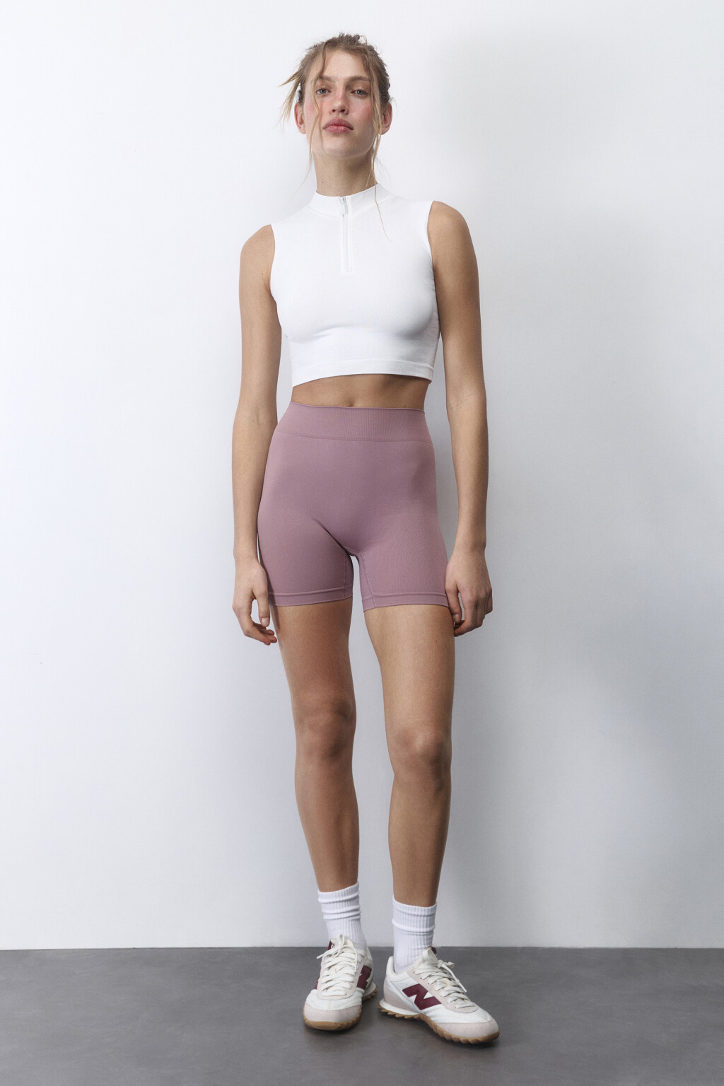 Топ спортивный с воротником на молнии - цвет ванильный - 5