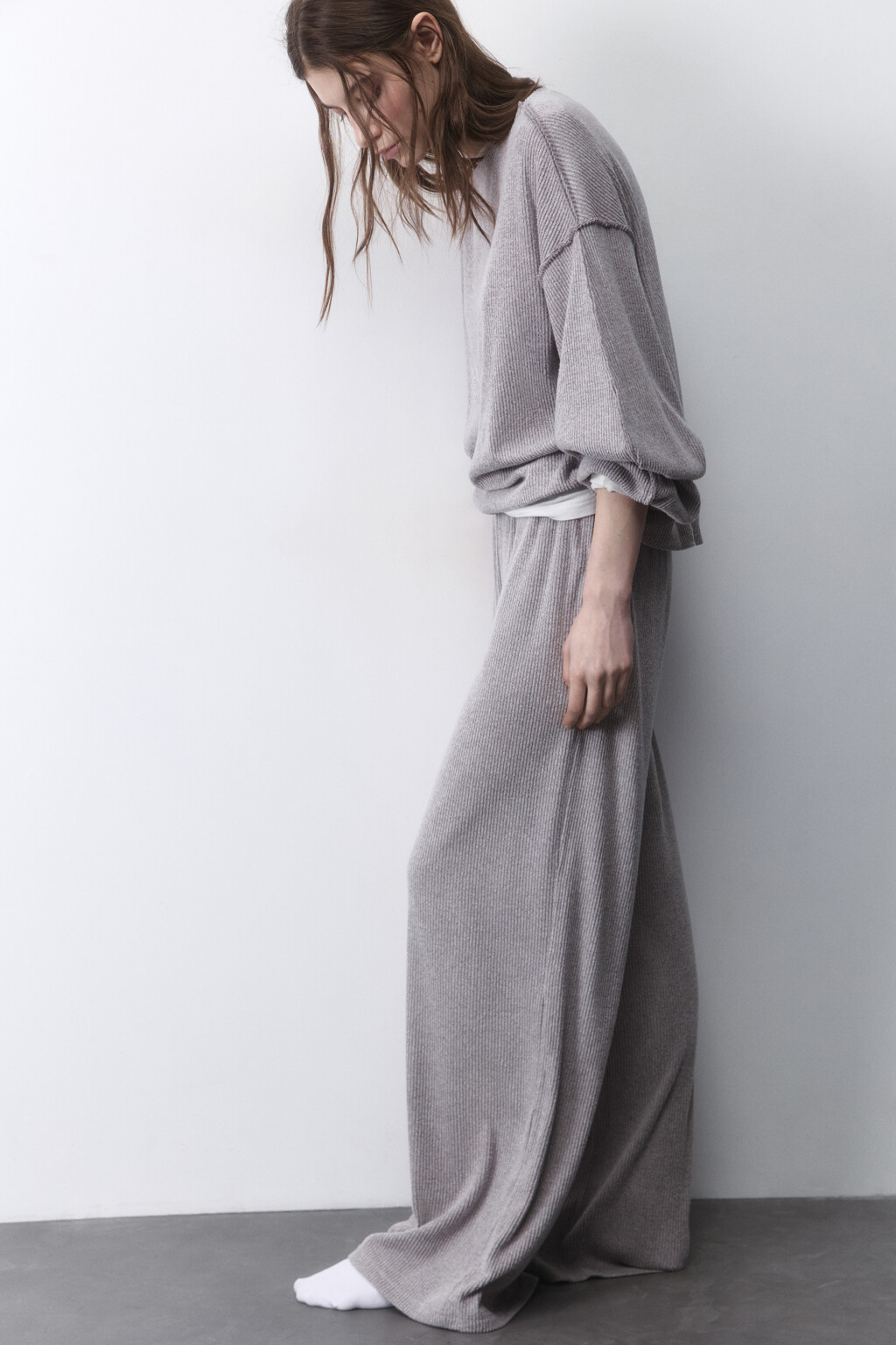 Брюки домашние трикотажные в рубчик - цвет серый - 1