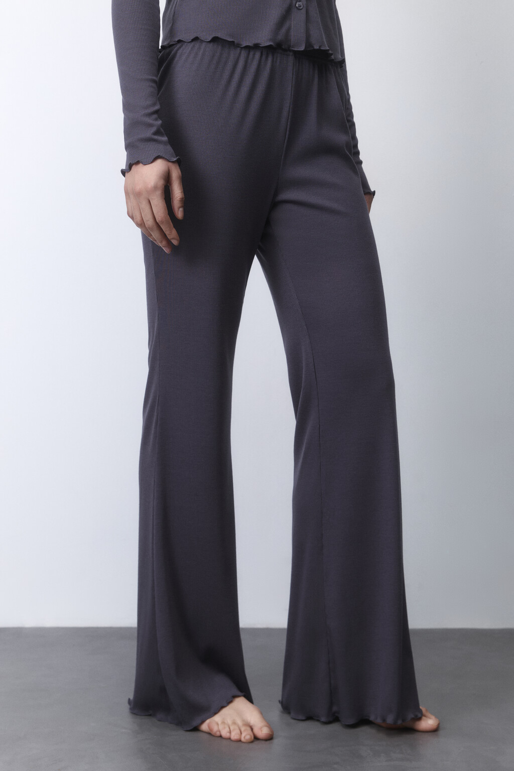 Брюки домашние широкие с волнистыми краями - цвет серый - 3