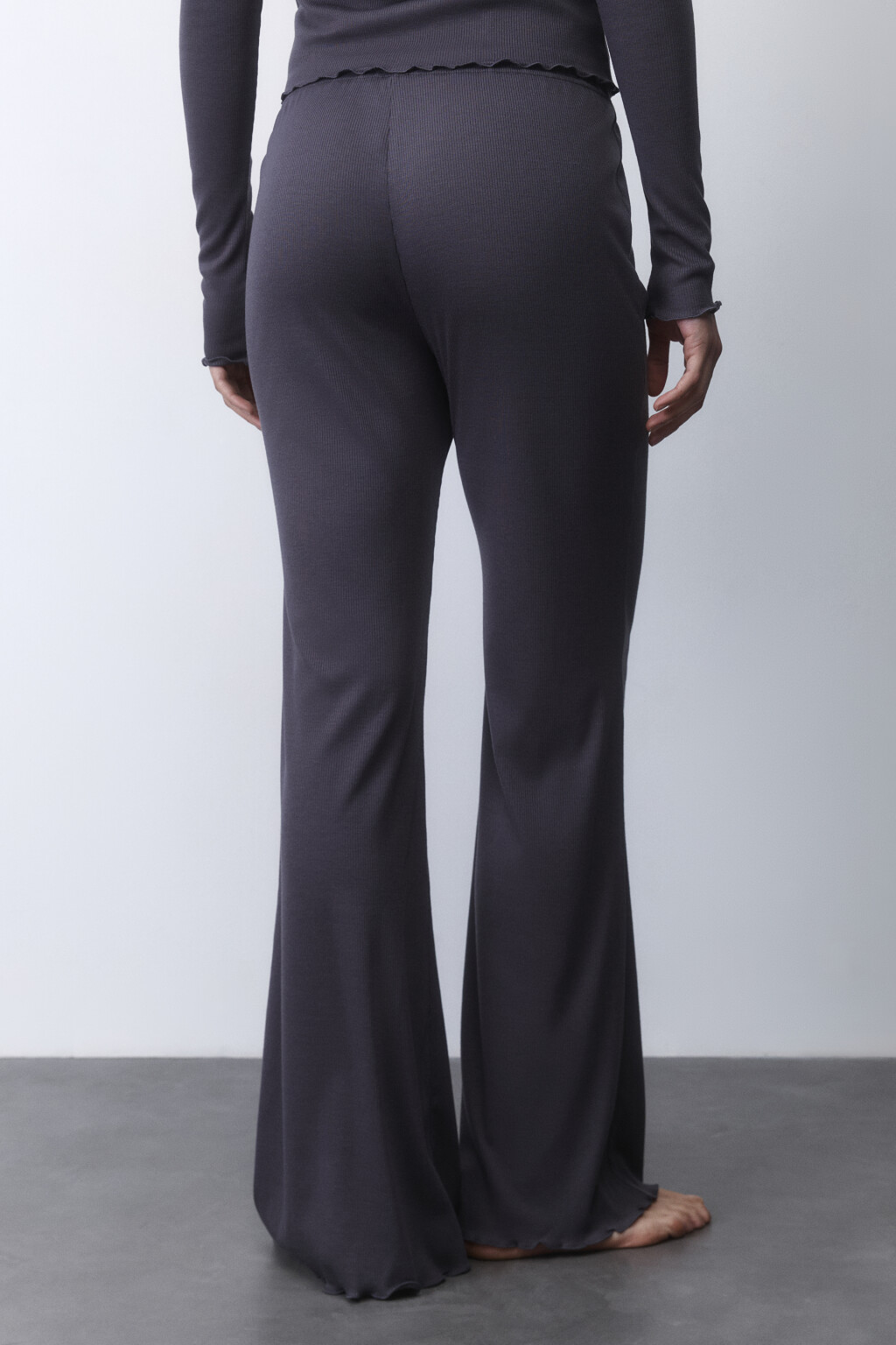 Брюки домашние широкие с волнистыми краями - цвет серый - 4