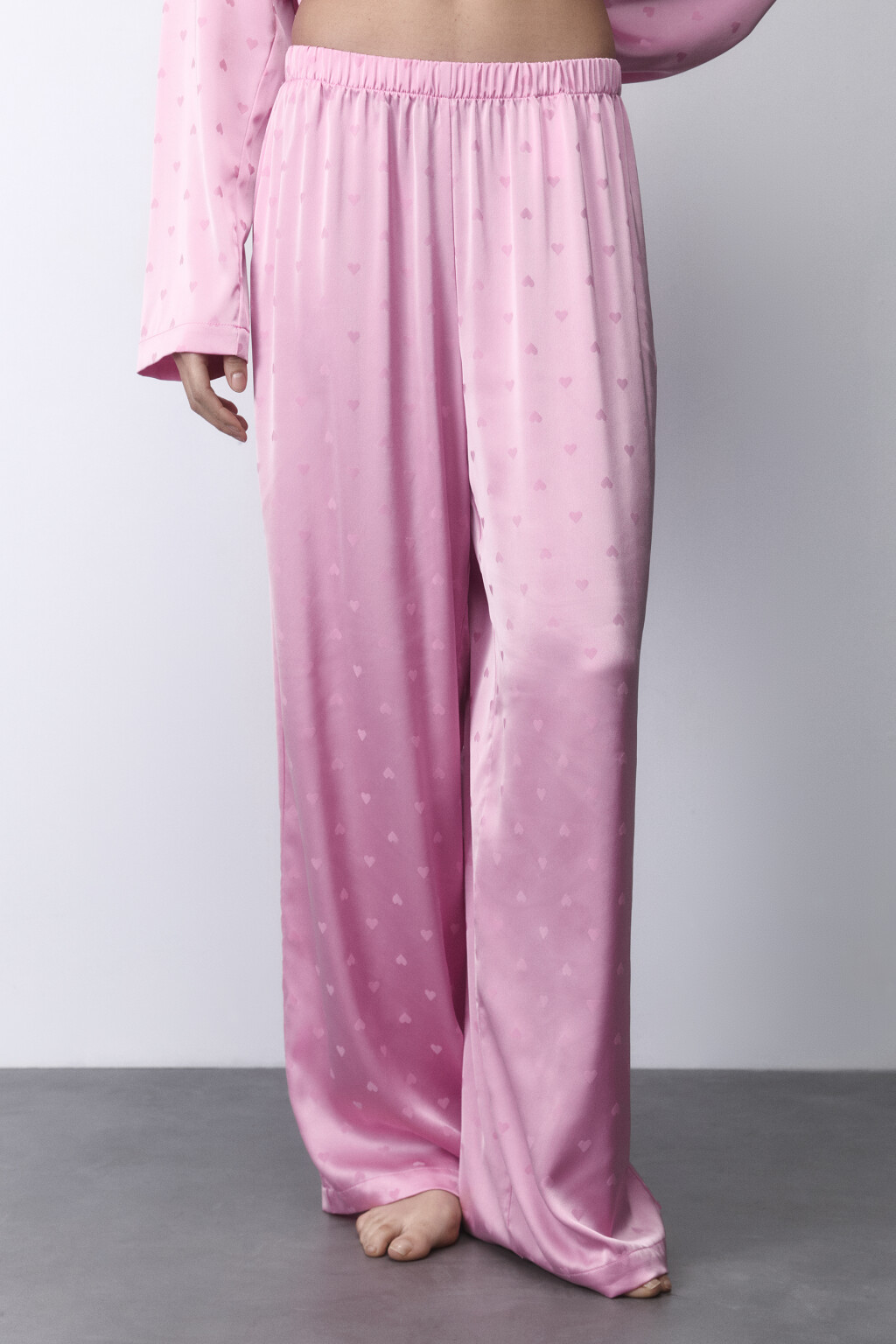 Брюки домашние атласные с сердечками - цвет розовый - 3