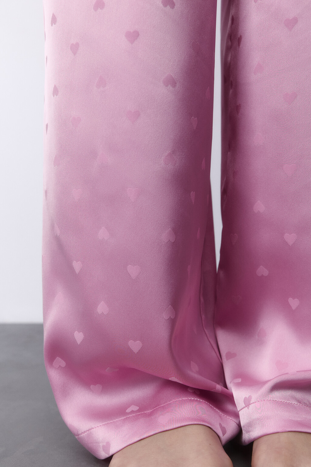 Брюки домашние атласные с сердечками - цвет розовый - 8