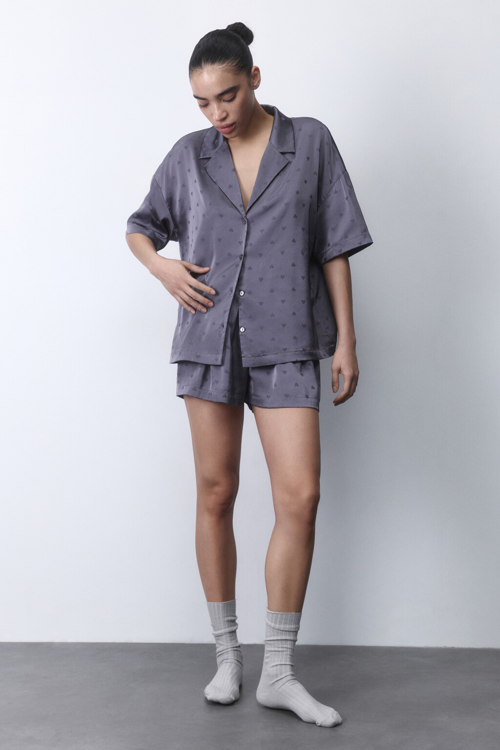 Блузка домашняя атласная с сердечками - цвет серый - 6