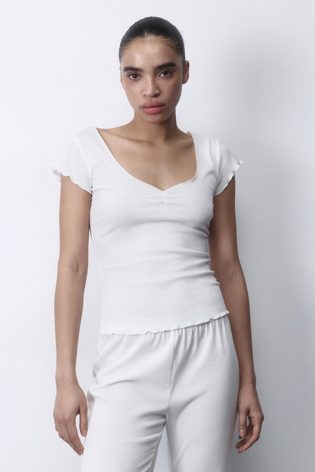 Топ домашний трикотажный с волнистыми краями - цвет ванильный - 2