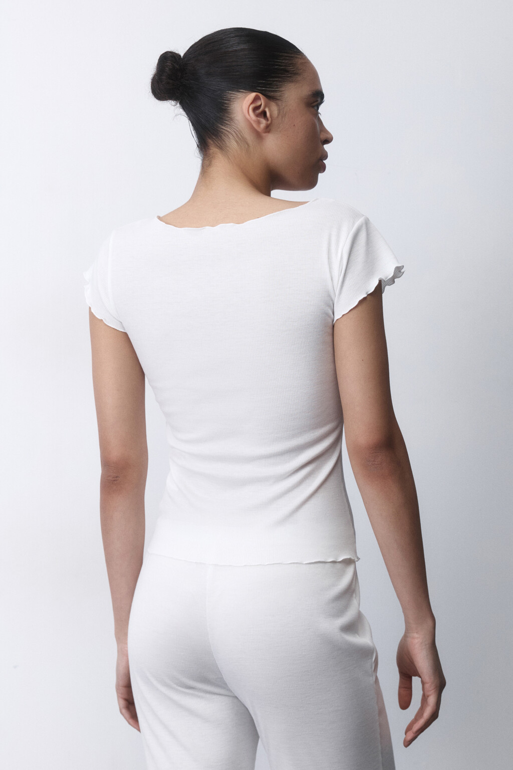 Топ домашний трикотажный с волнистыми краями - цвет ванильный - 4