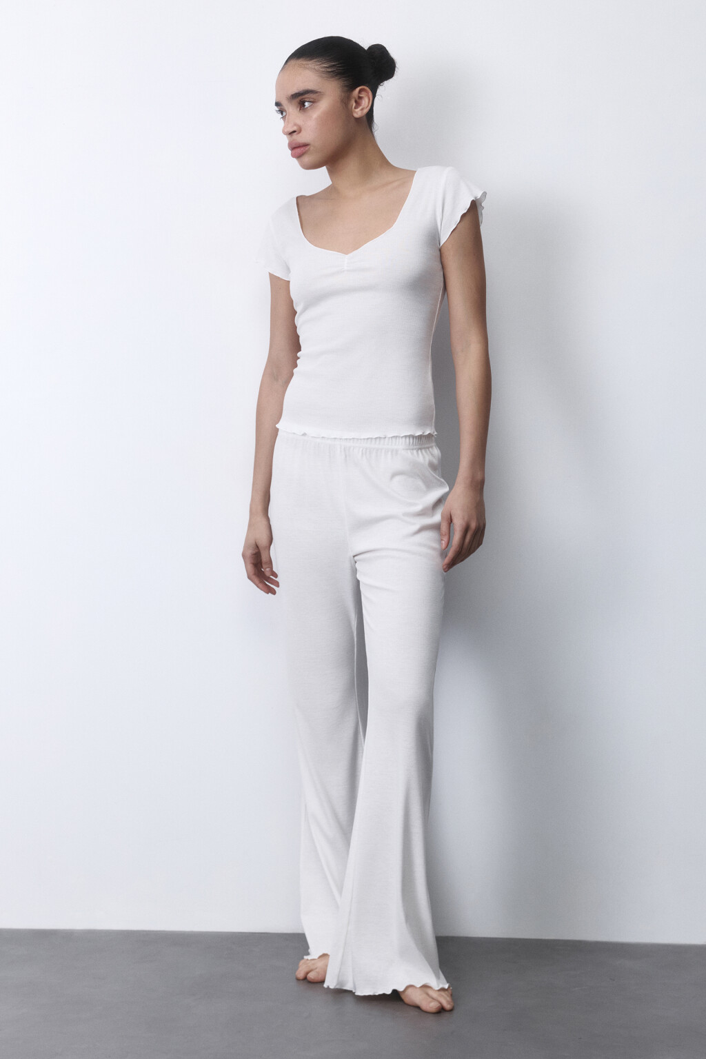 Топ домашний трикотажный с волнистыми краями - цвет ванильный - 5