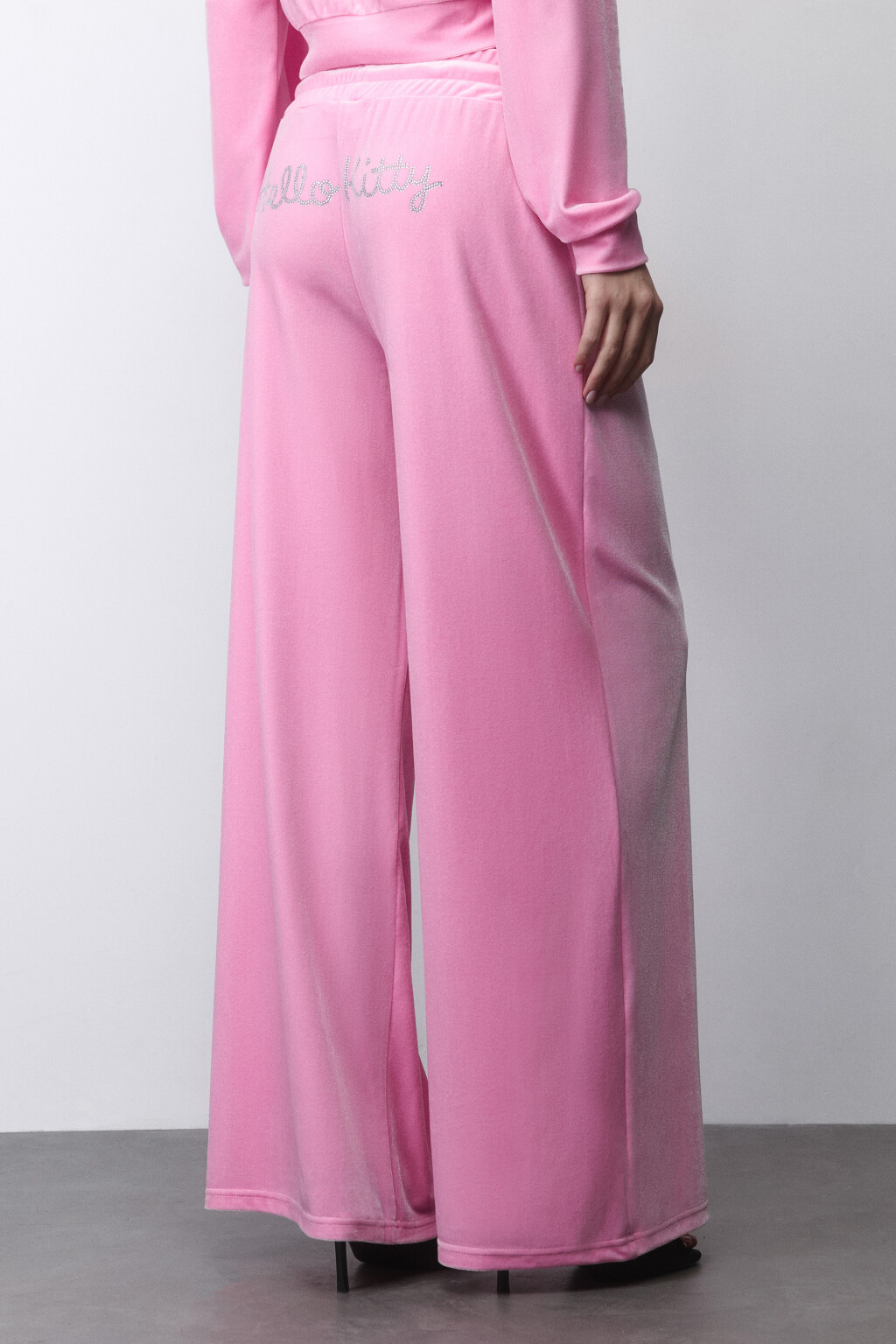 Брюки велюровые с принтом из страз - цвет розовый - 4