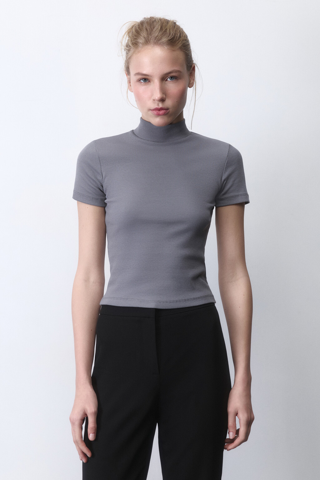 Футболка облегающая с воротником-стойкой - цвет серый - 2