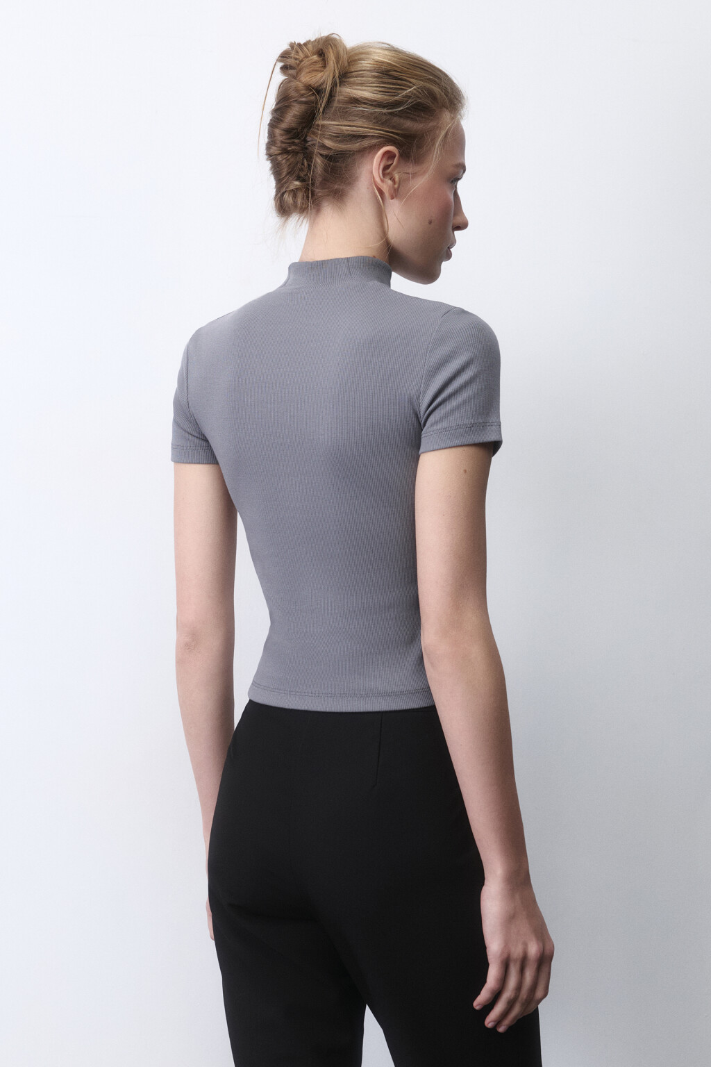 Футболка облегающая с воротником-стойкой - цвет серый - 4
