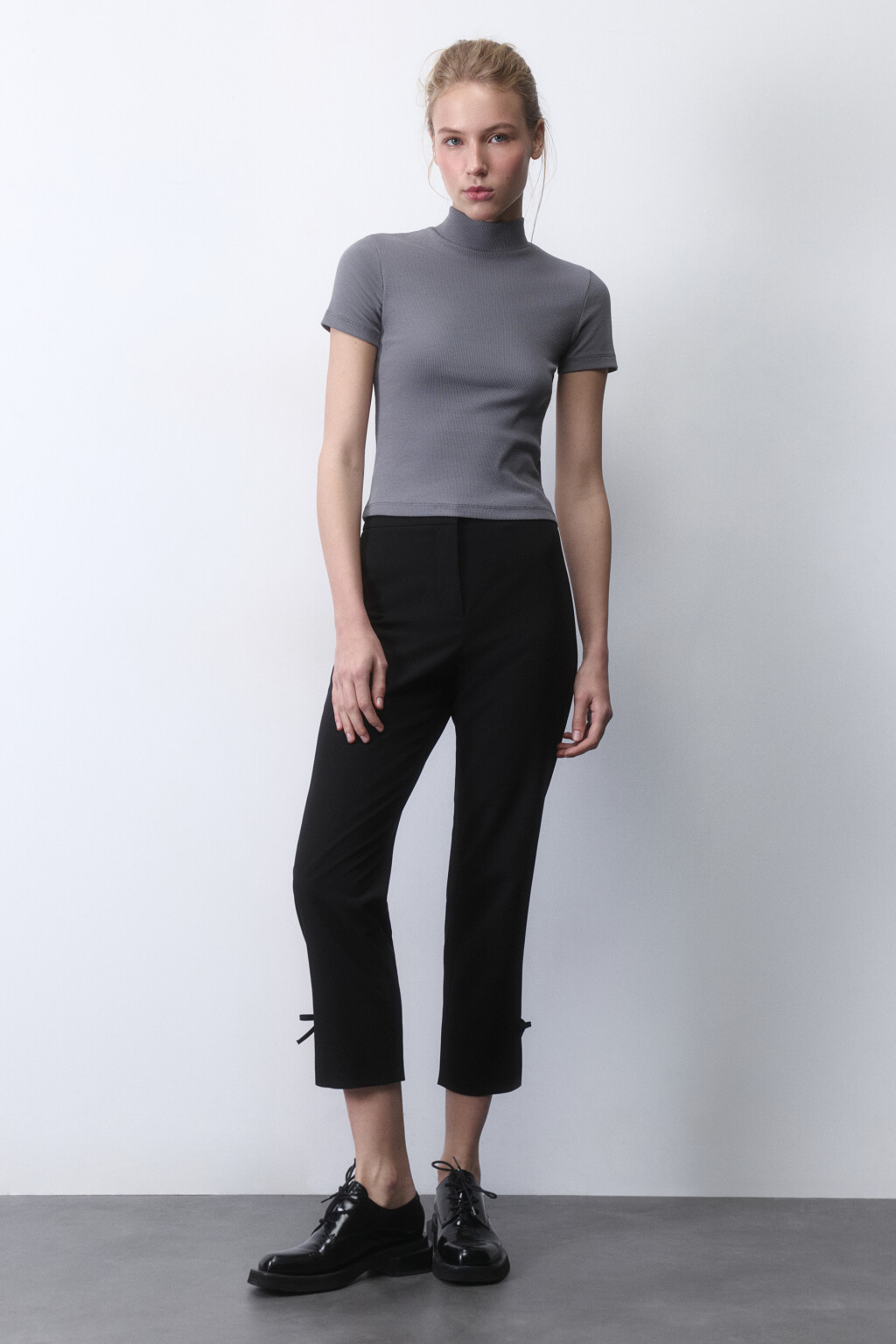 Футболка облегающая с воротником-стойкой - цвет серый - 5