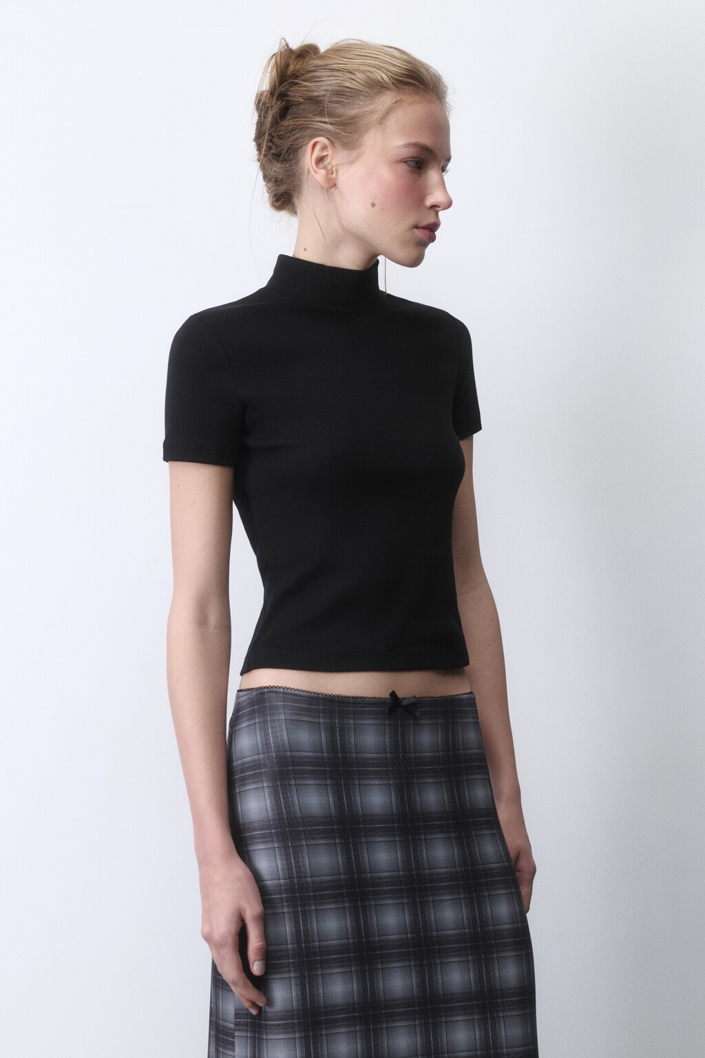 Футболка облегающая с воротником-стойкой - цвет черный - 3