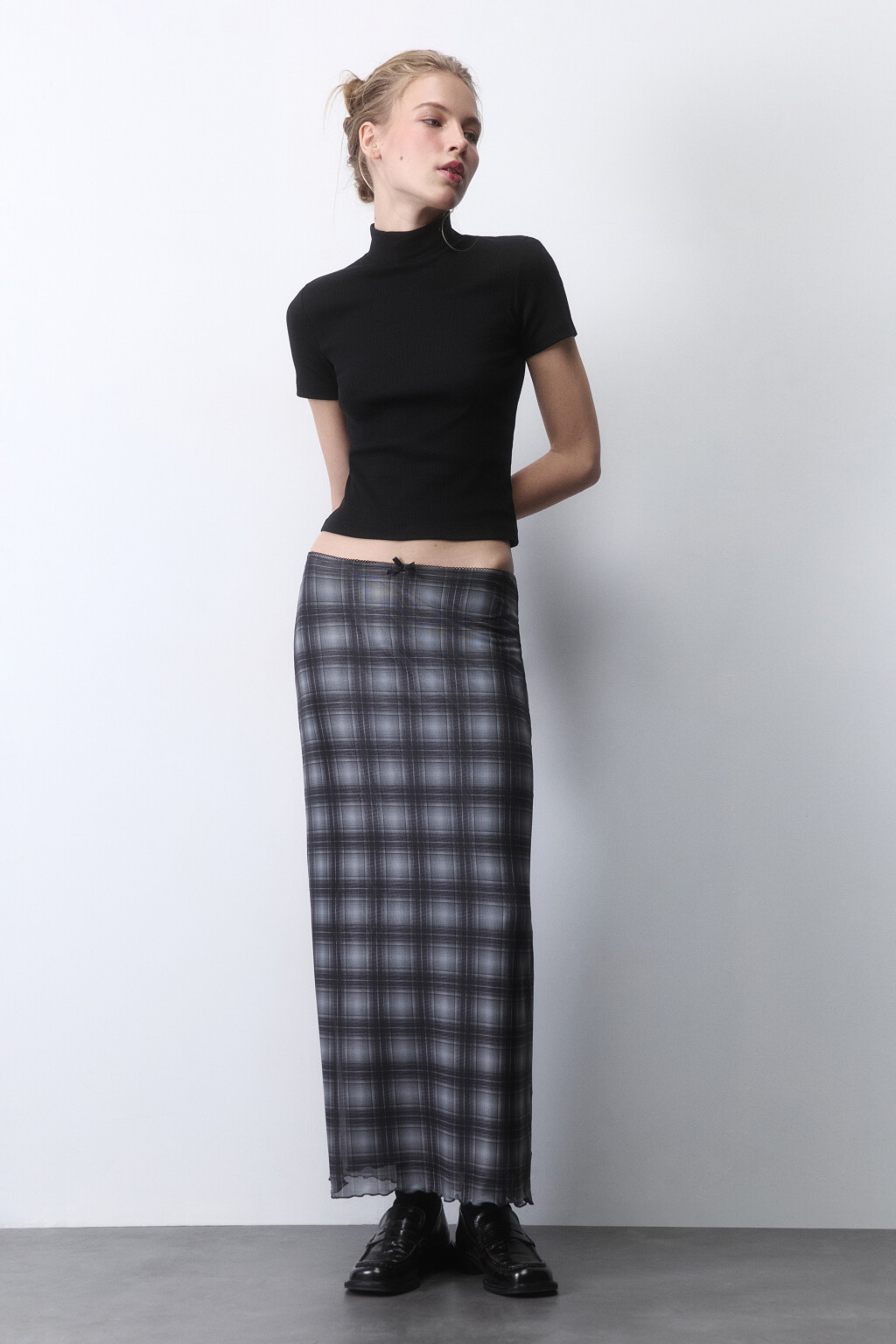 Футболка облегающая с воротником-стойкой - цвет черный - 5