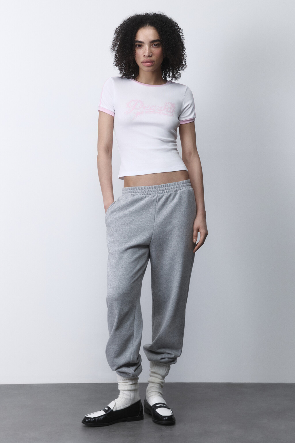 Футболка облегающая с лампасами и надписью - цвет белый - 4