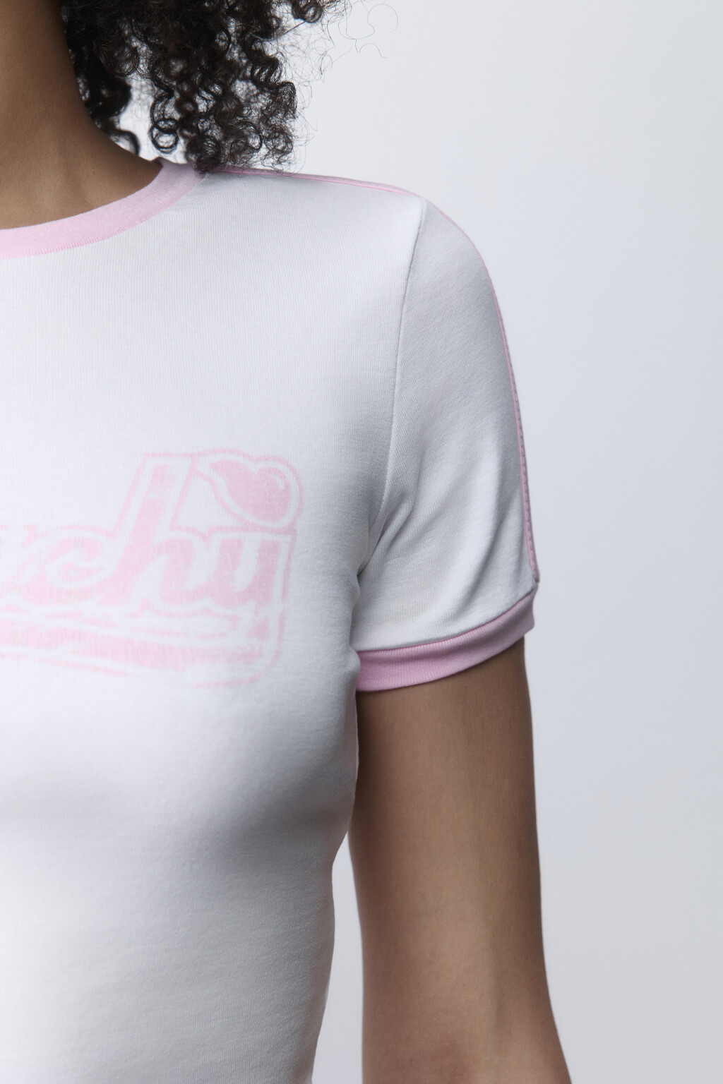 Футболка облегающая с лампасами и надписью - цвет белый - 6