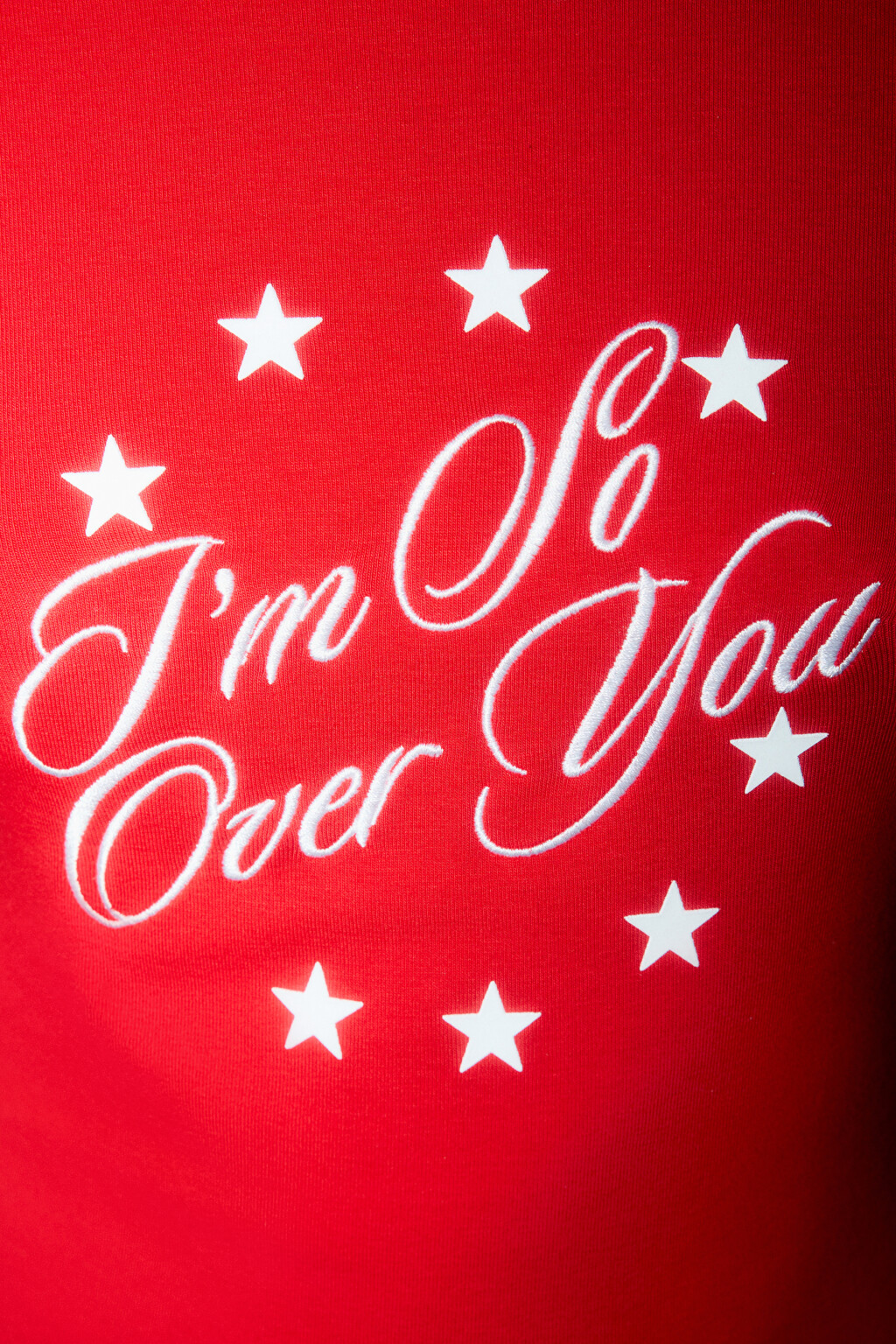 Футболка облегающая с лампасами и надписью - цвет красный - 7