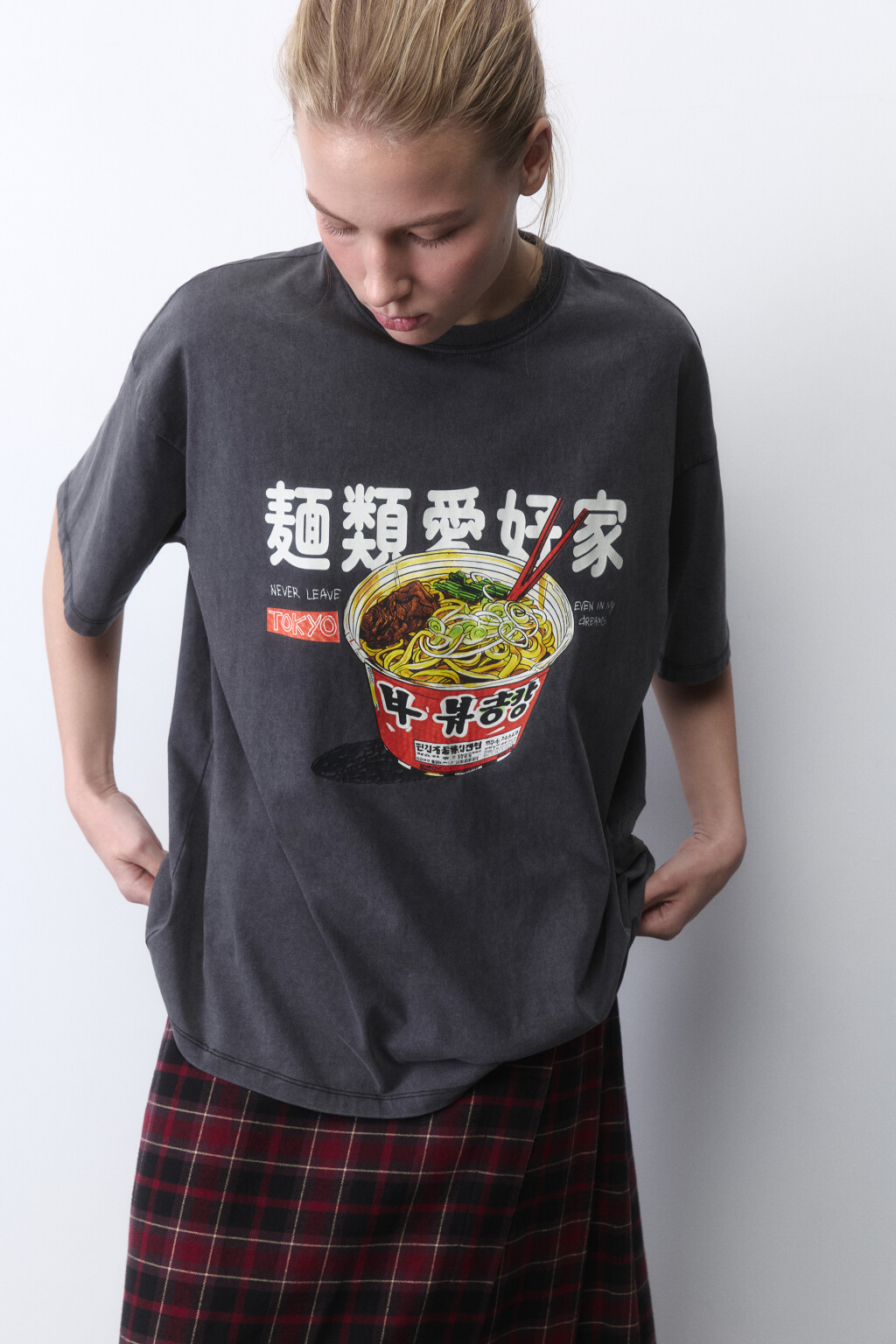 Футболка oversize с вареным эффектом и принтом - цвет серый - 1