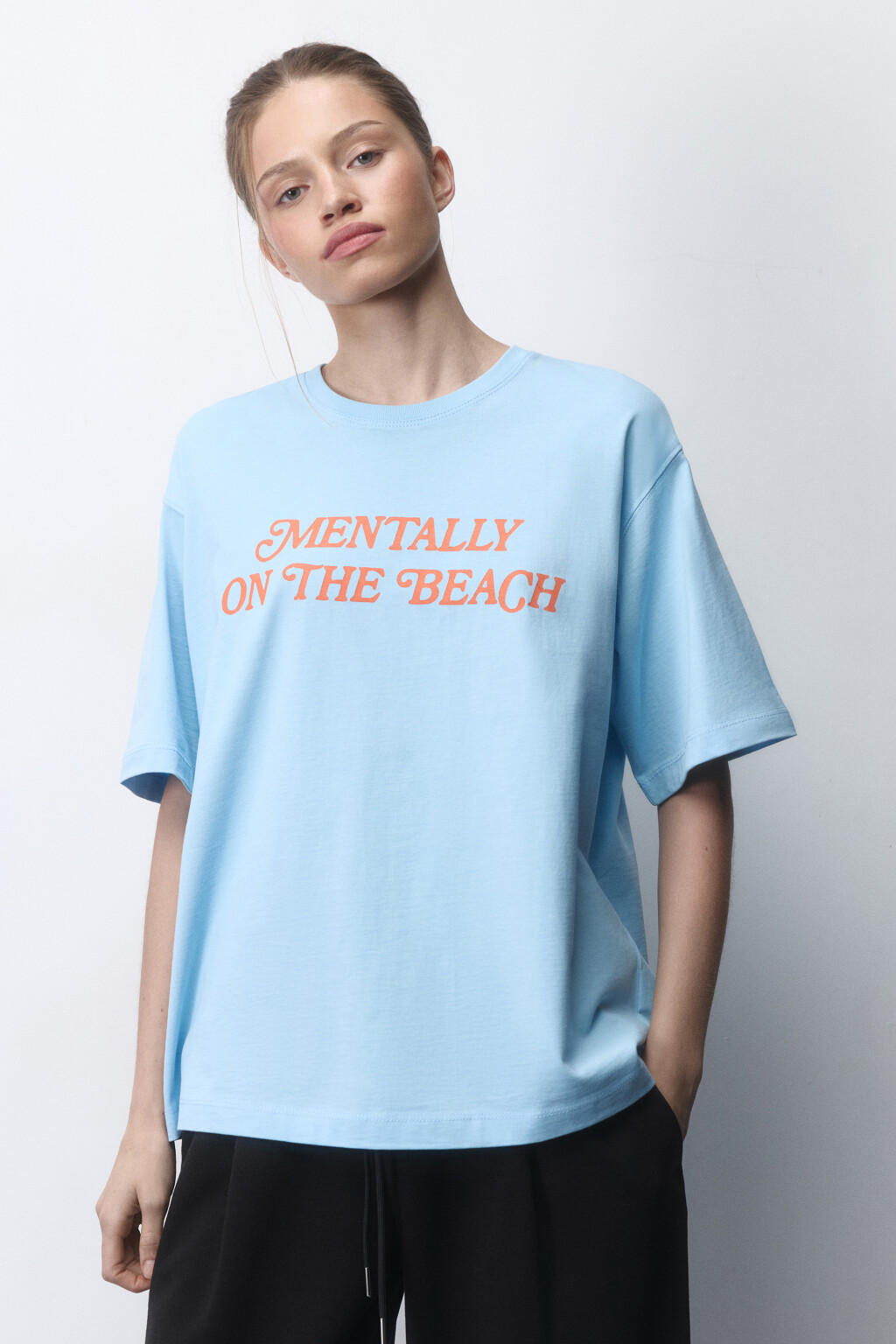 Футболка прямая хлопковая с принтом-надписью - цвет голубой - 2