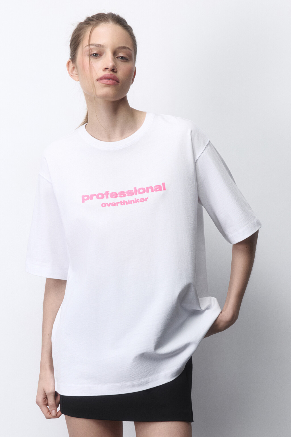 Футболка прямая хлопковая с принтом-надписью - цвет белый - 2
