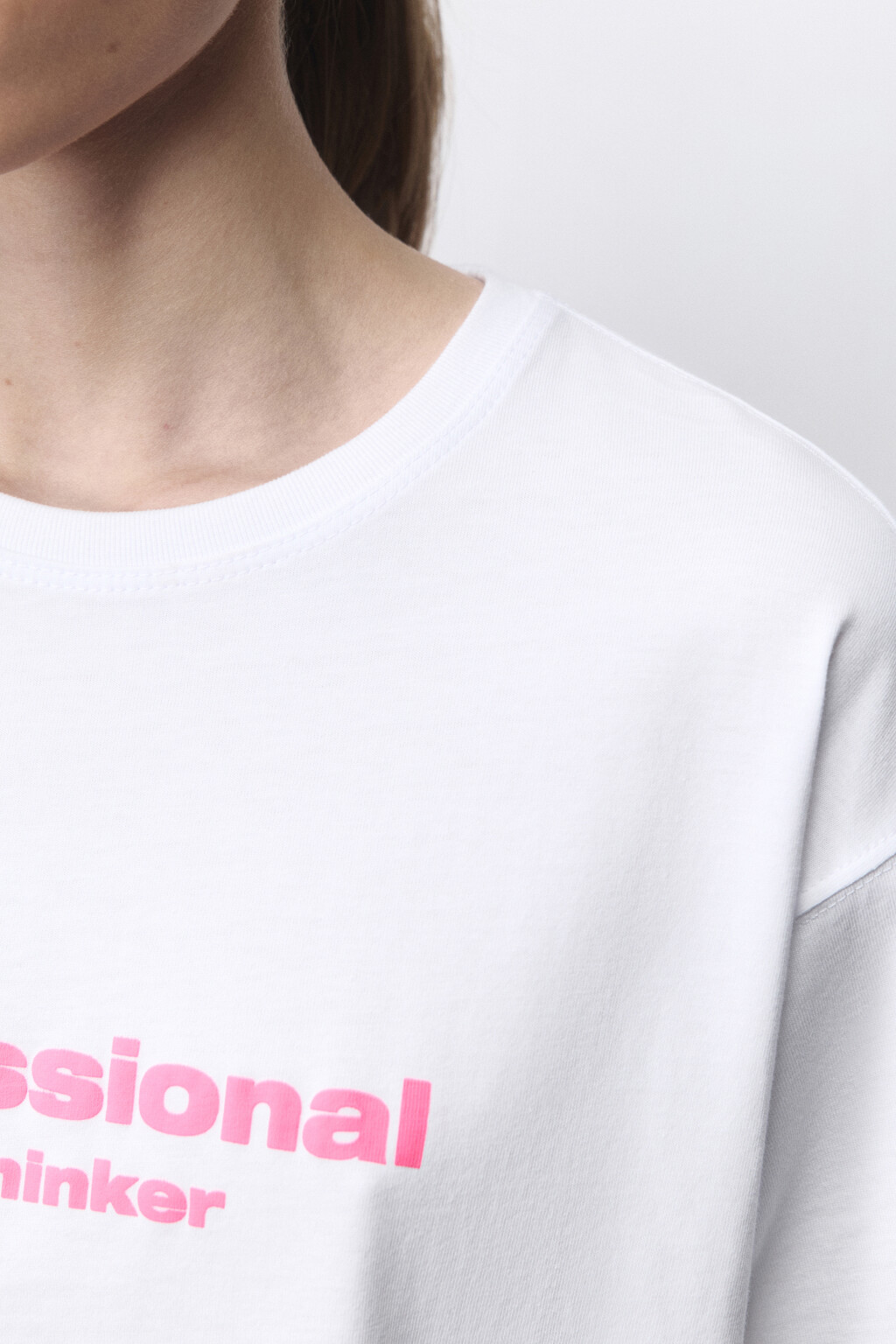 Футболка прямая хлопковая с принтом-надписью - цвет белый - 6