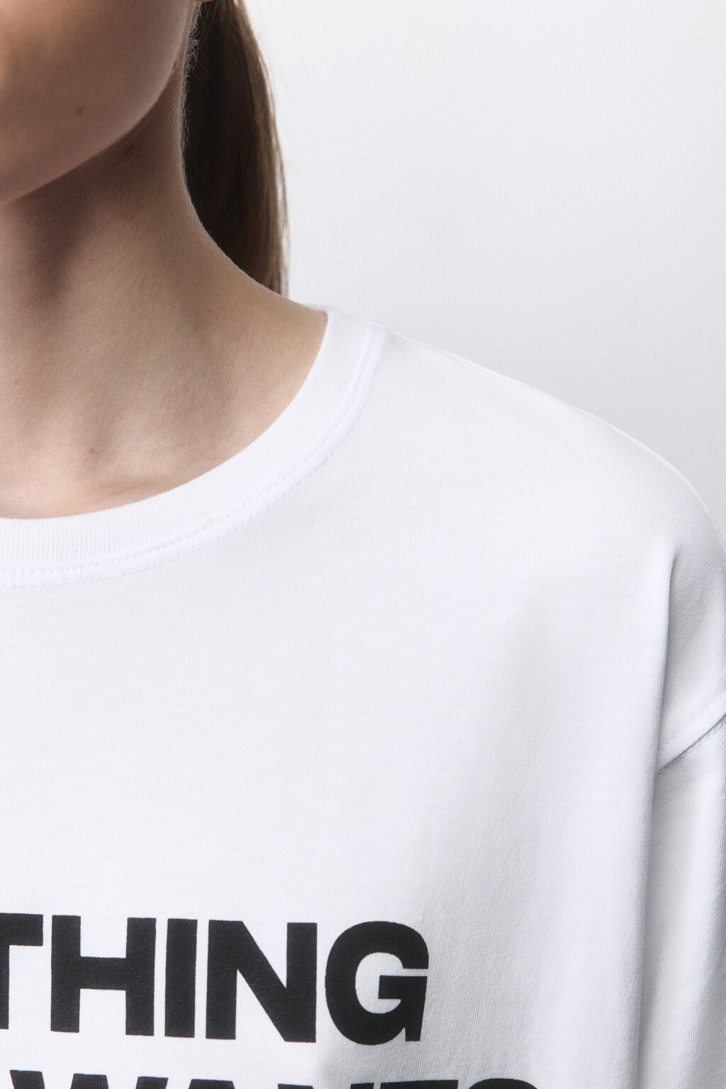 Футболка прямая хлопковая с принтом-надписью - цвет белый - 6