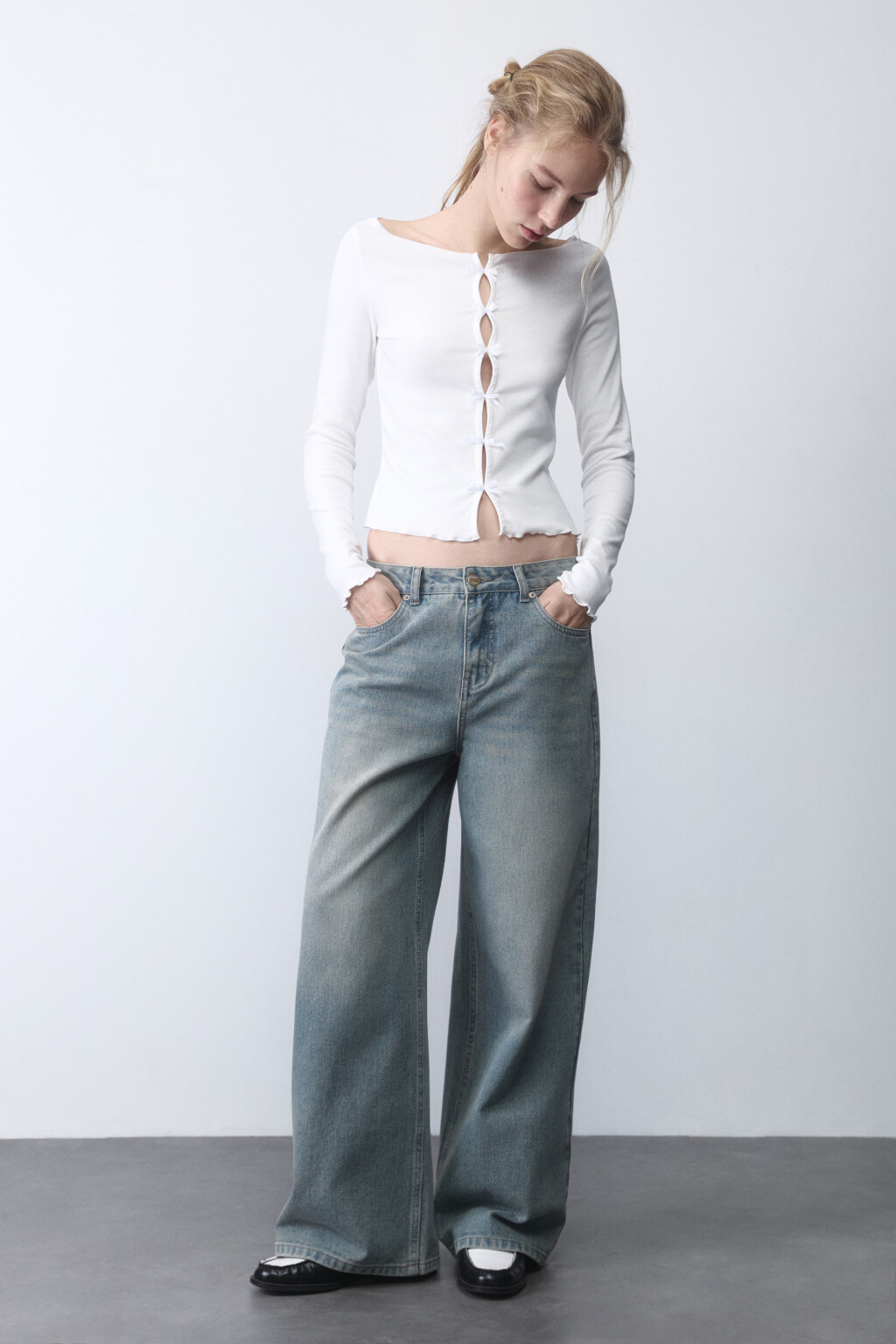 Лонгслив облегающий с бантиками - цвет белый - 4