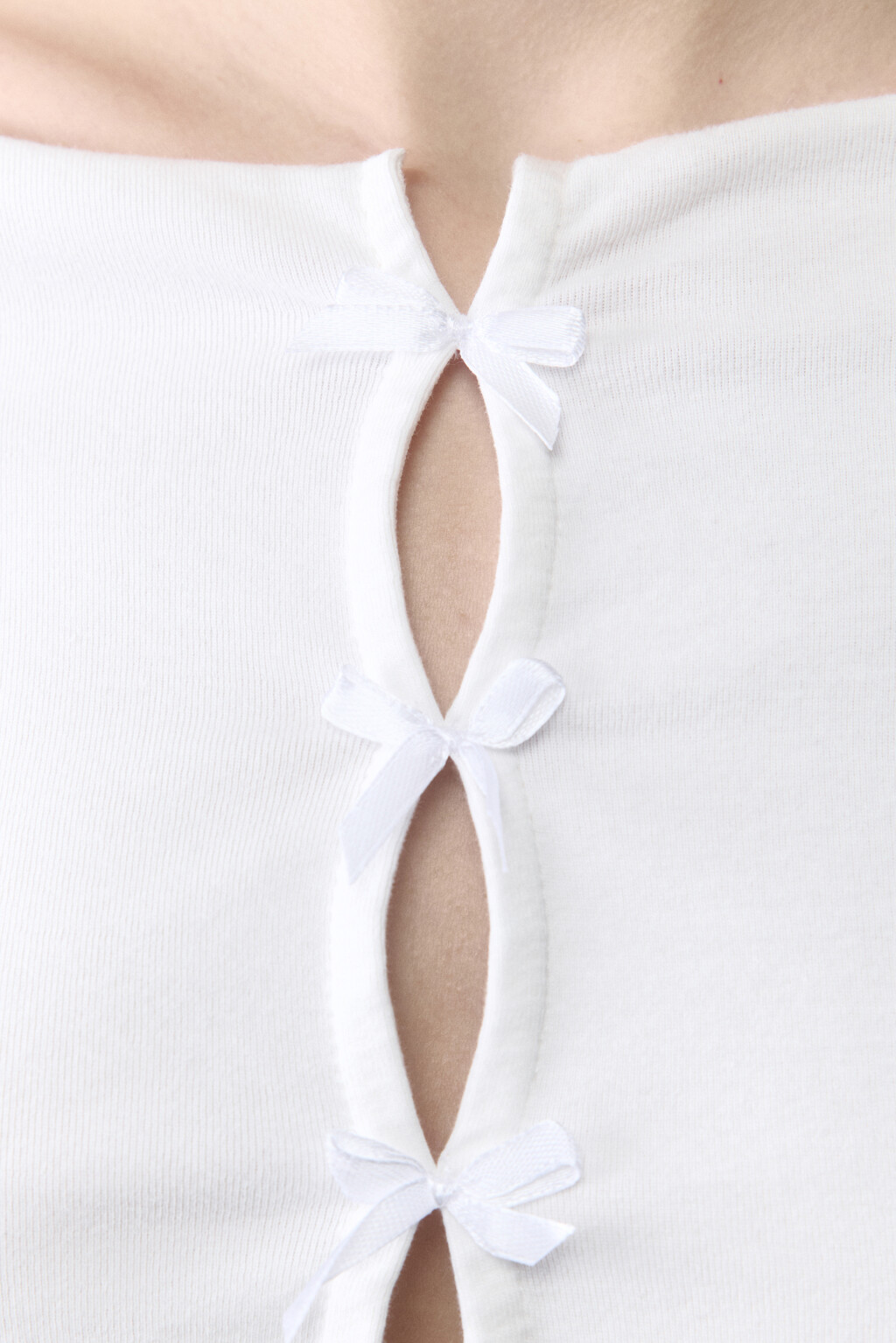 Лонгслив облегающий с бантиками - цвет белый - 5