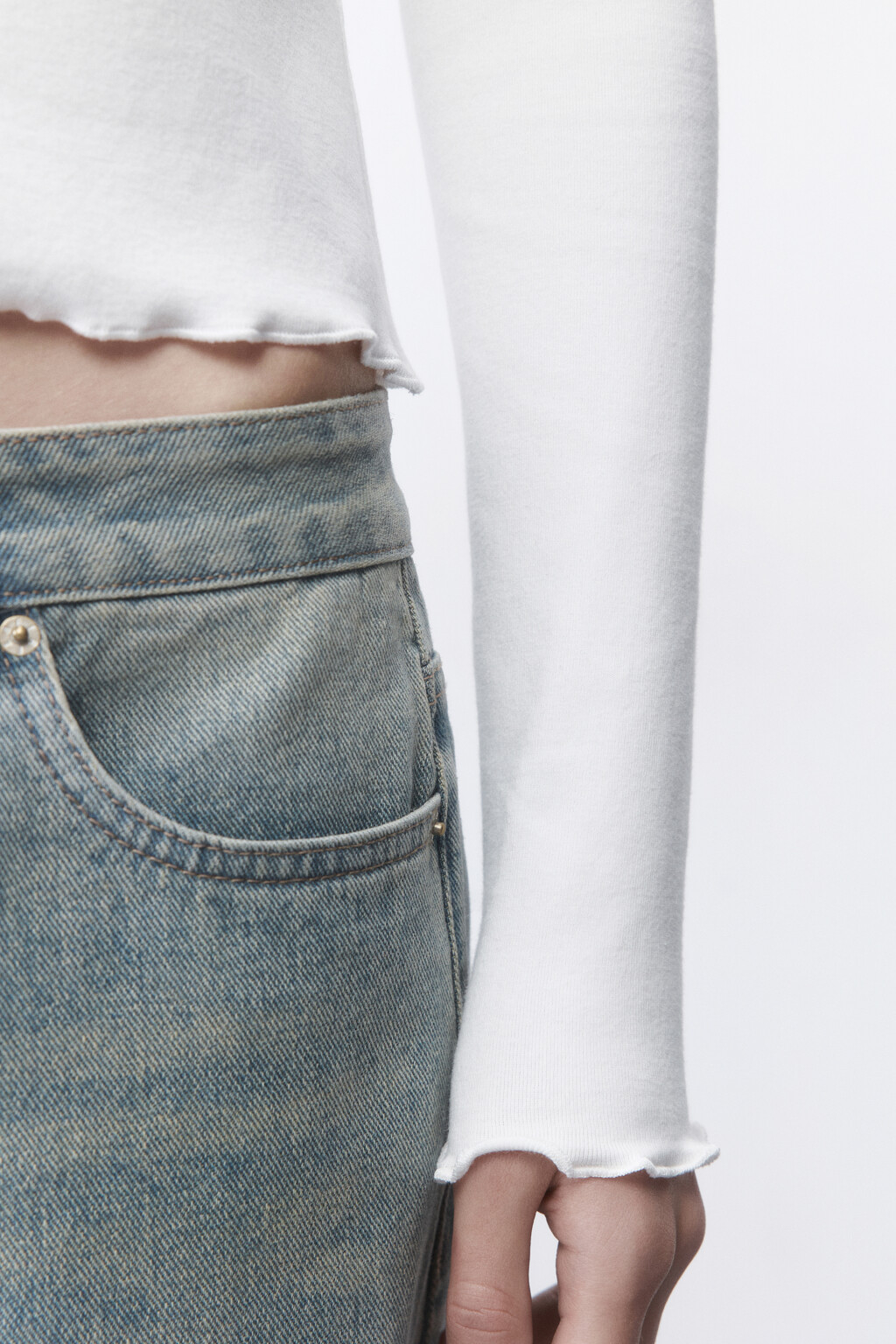 Лонгслив облегающий с бантиками - цвет белый - 6