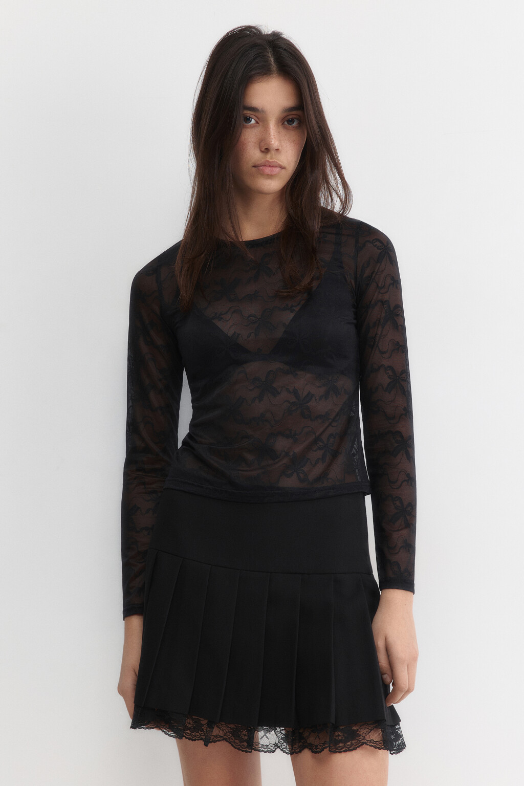 Лонгслив приталенный сетчатый с принтом-бантиками - цвет черный - 2