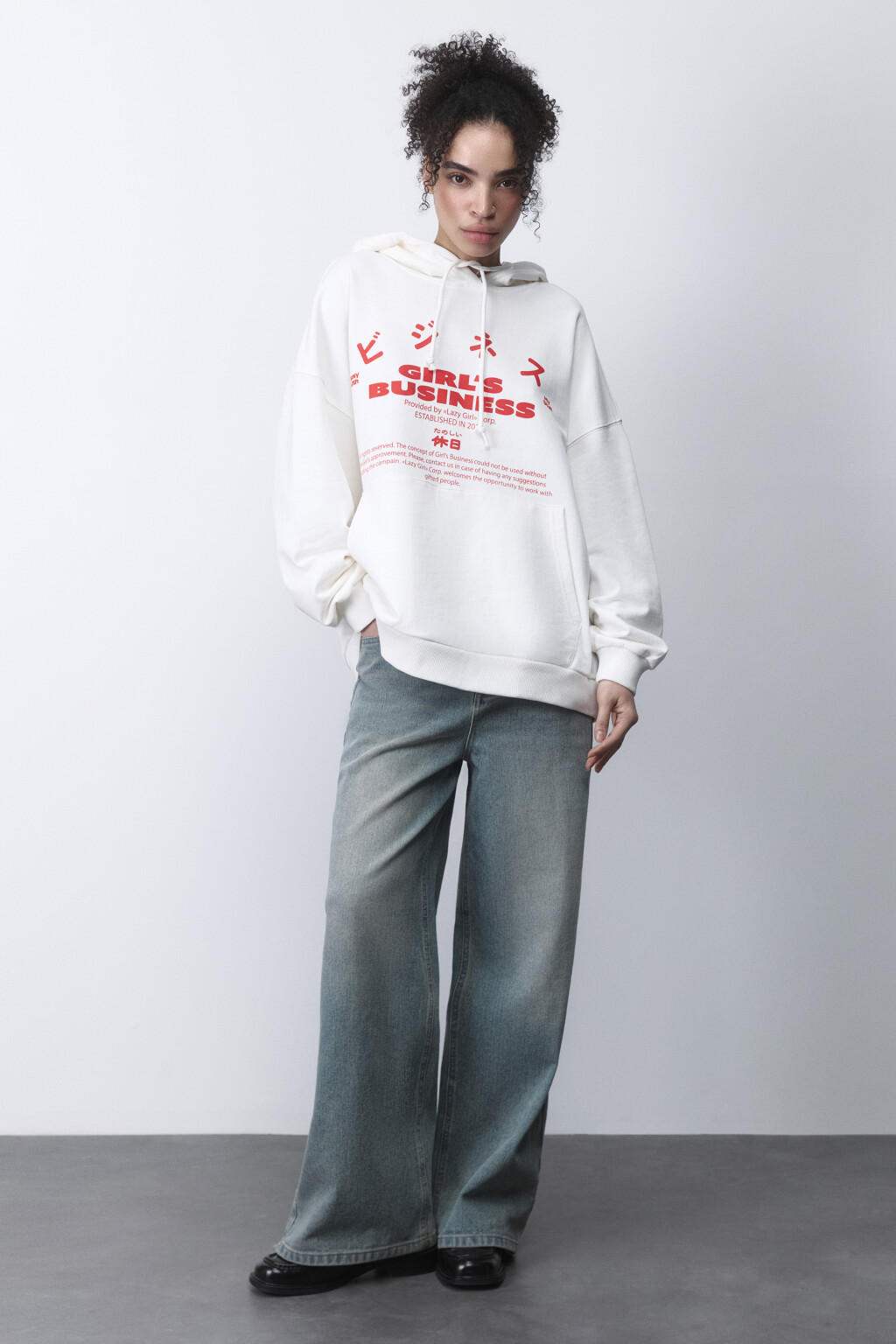 Худи oversize с капюшоном и принтом - цвет белый - 5