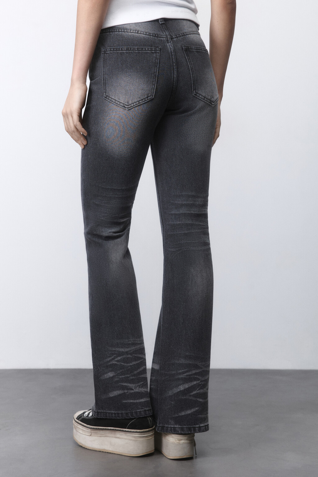 Джинсы клеш со средней посадкой - цвет серый - 4