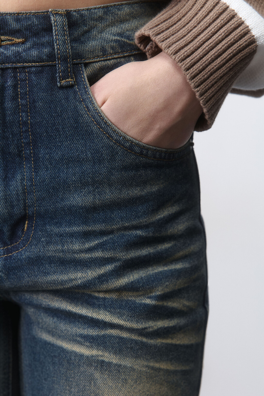 Джинсы клеш со средней посадкой - цвет темный тинт - 8