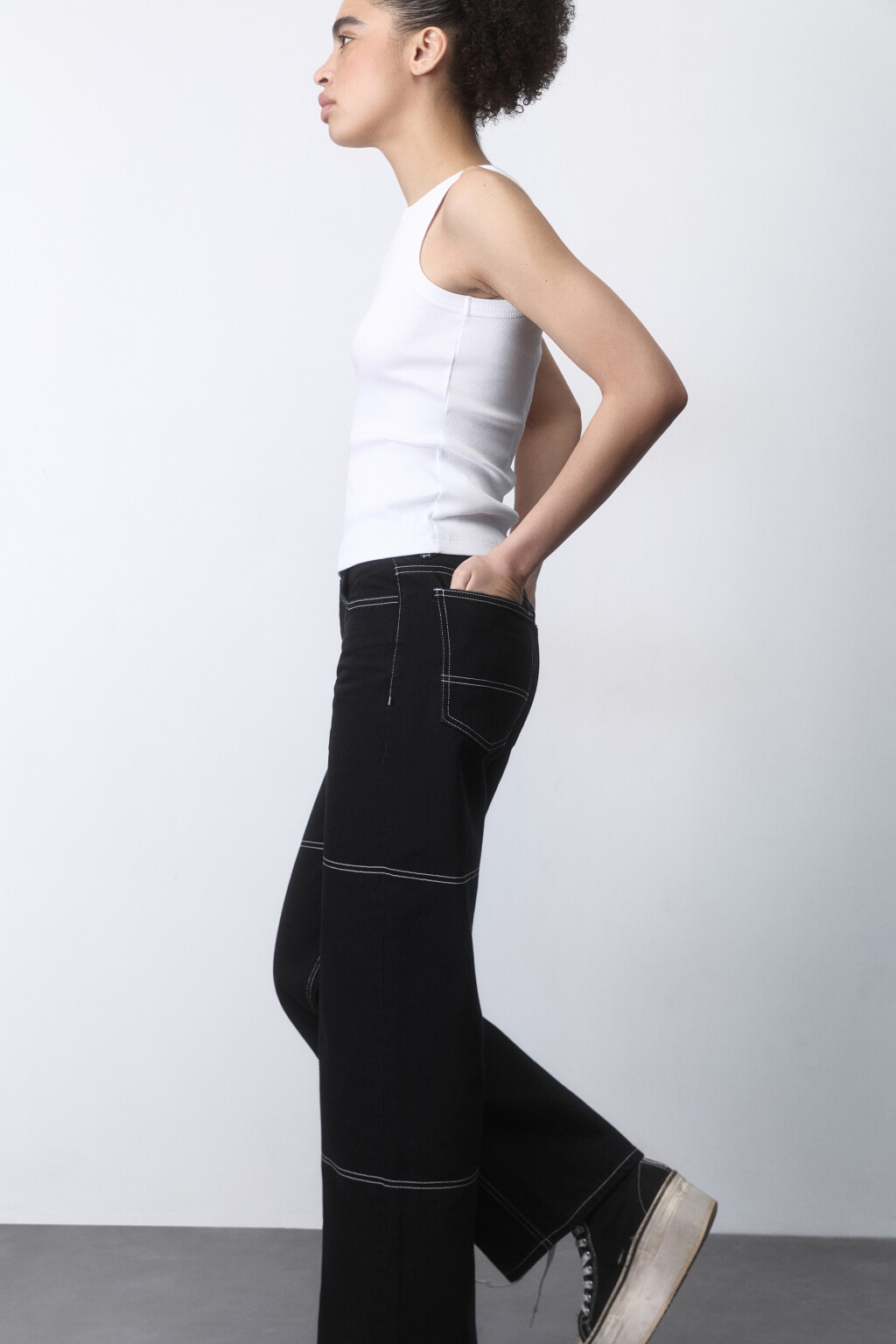 Джинсы широкие с контрастными швами - цвет черный - 1