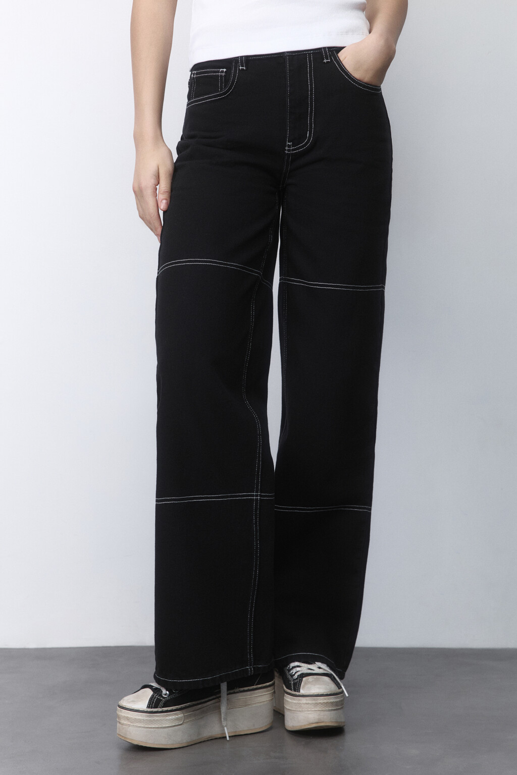 Джинсы широкие с контрастными швами - цвет черный - 2