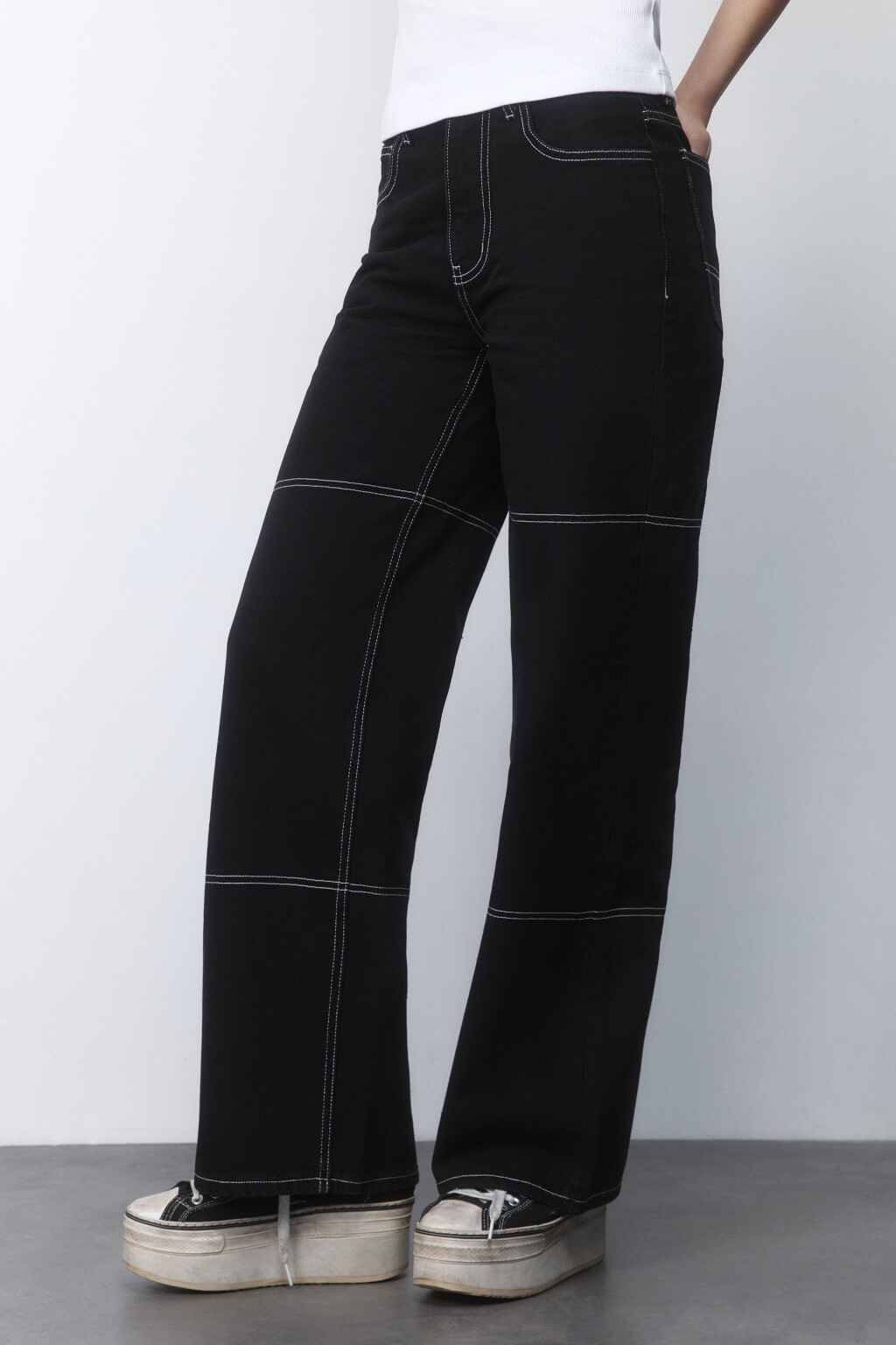Джинсы широкие с контрастными швами - цвет черный - 3