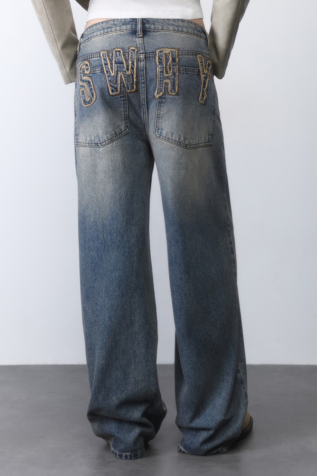 Джинсы baggy fit с аппликацией - цвет темный тинт - 3