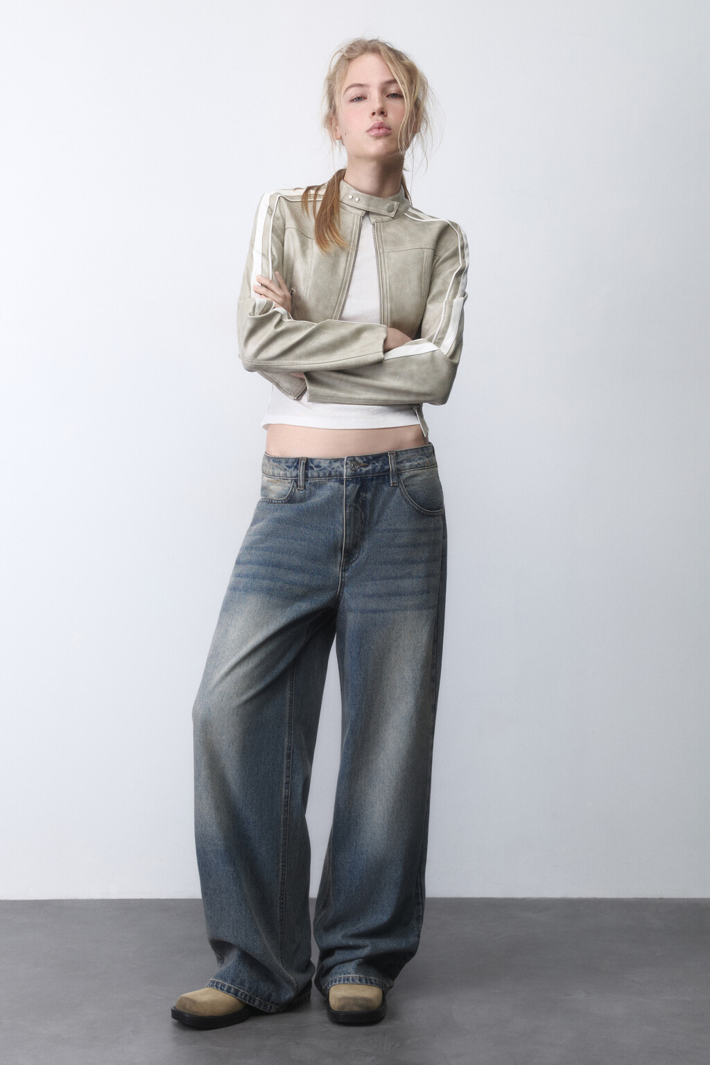 Джинсы baggy fit с аппликацией - цвет темный тинт - 4