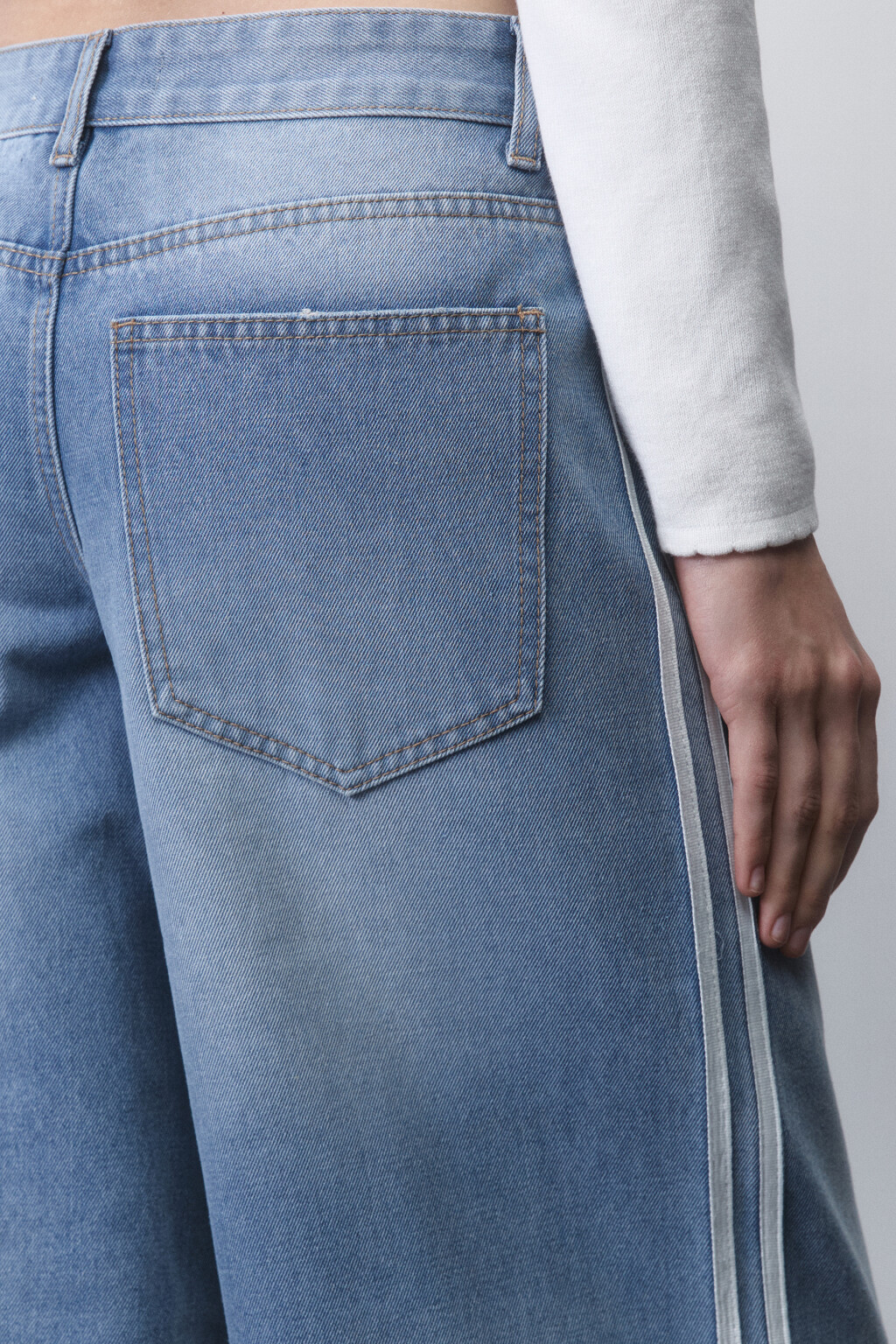 Джинсы baggy fit с низкой посадкой и лампасами - цвет голубой - 7
