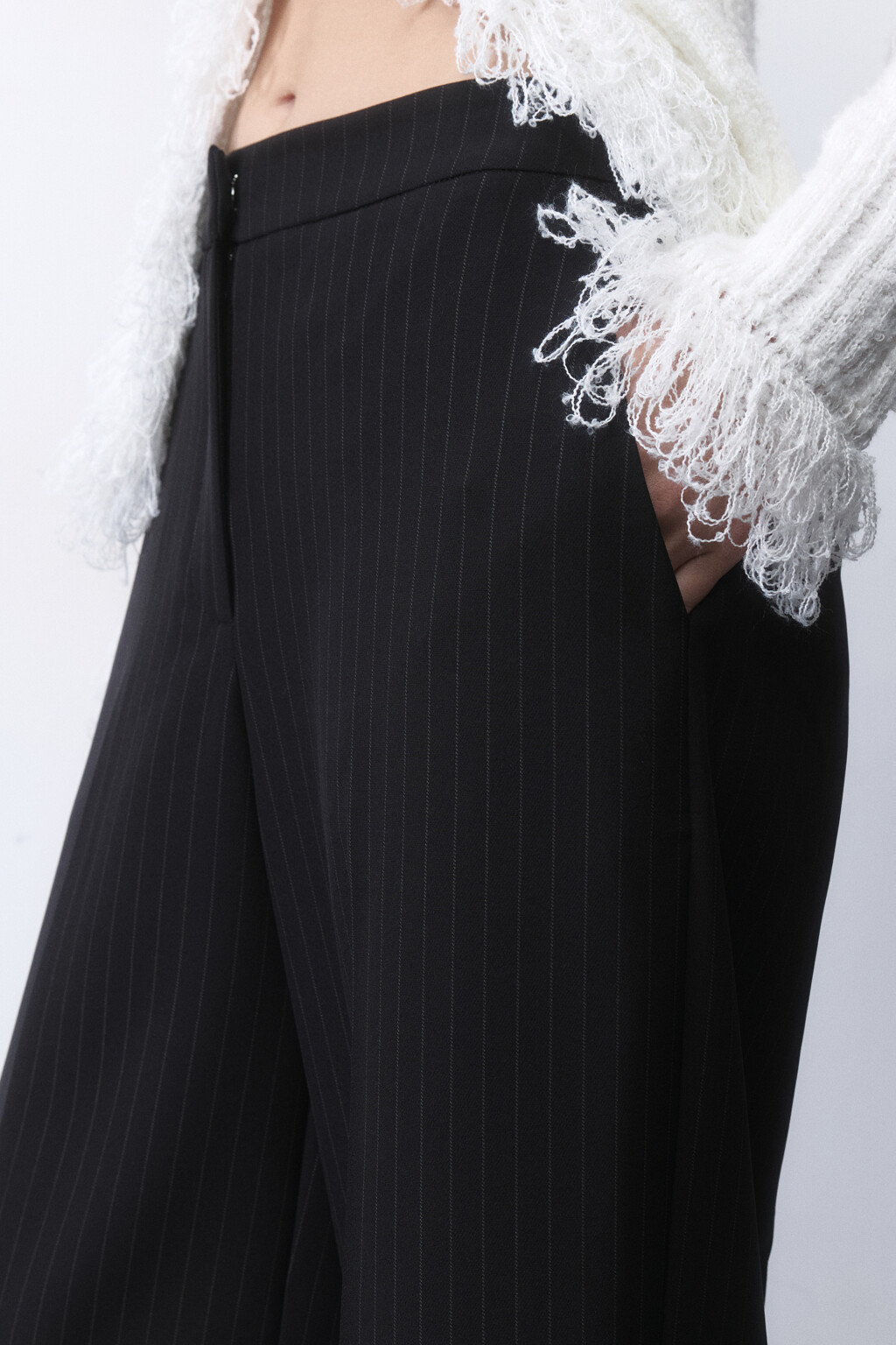 Брюки-кюлоты широкие костюмные со стрелками - цвет черный - 7