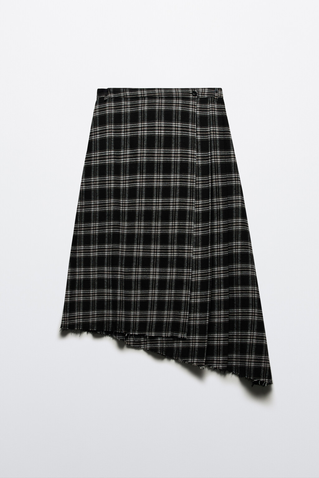 Юбка асимметричная с запахом и открытыми срезами - цвет черный - 10